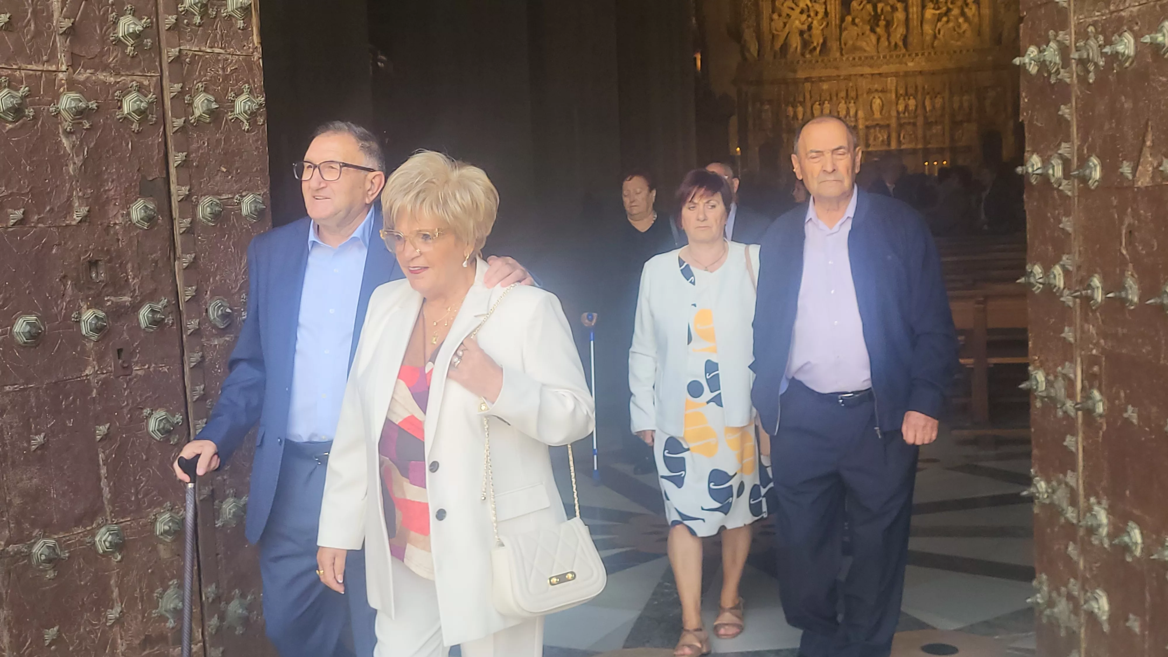 Bodas de oro de veinte matrimonios del Hogar de Personas Mayores en Huesca. Foro Mercedes Manterola