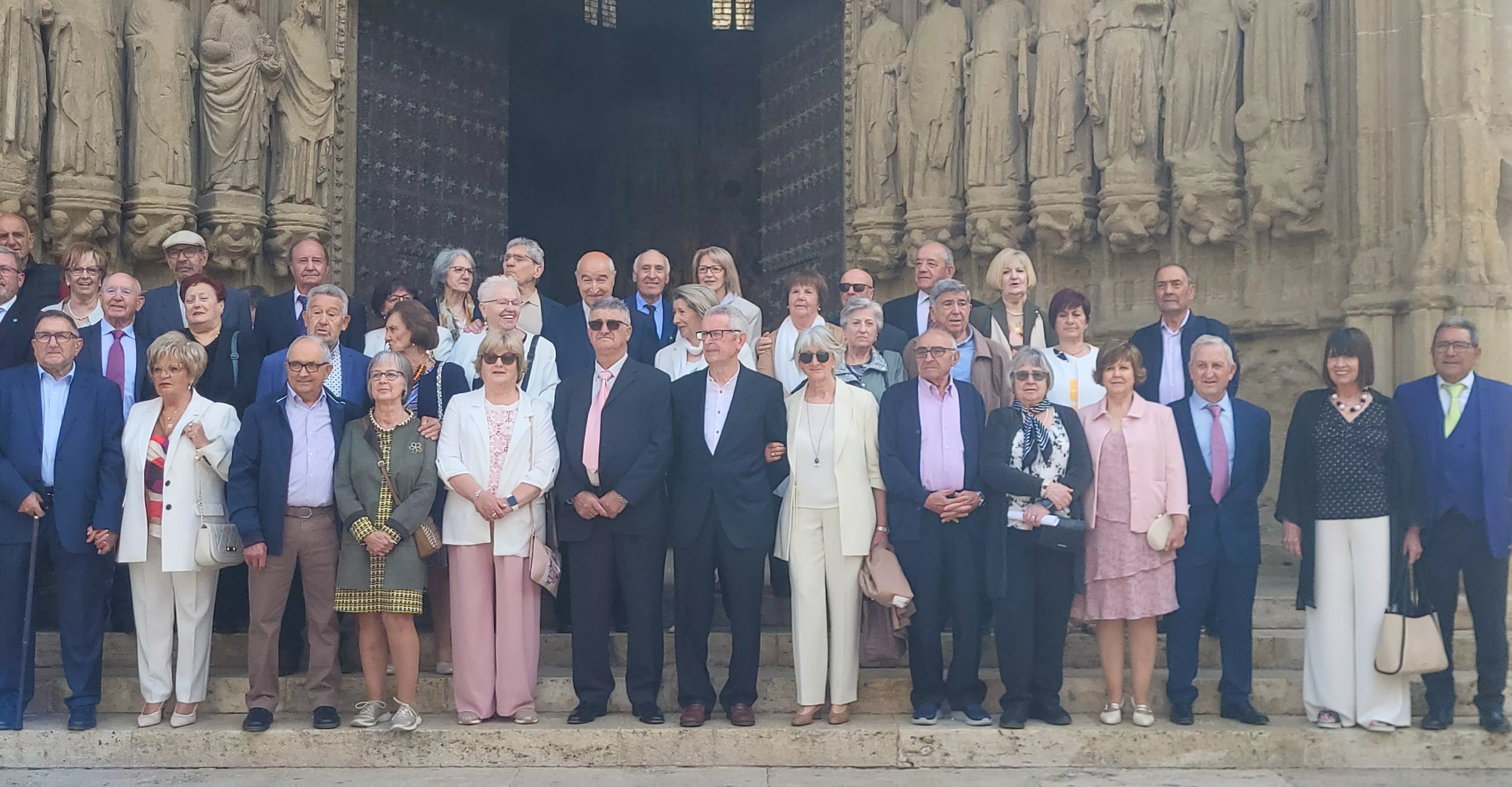Bodas de oro de veinte matrimonios del Hogar de Personas Mayores en Huesca. Foro Mercedes Manterola
