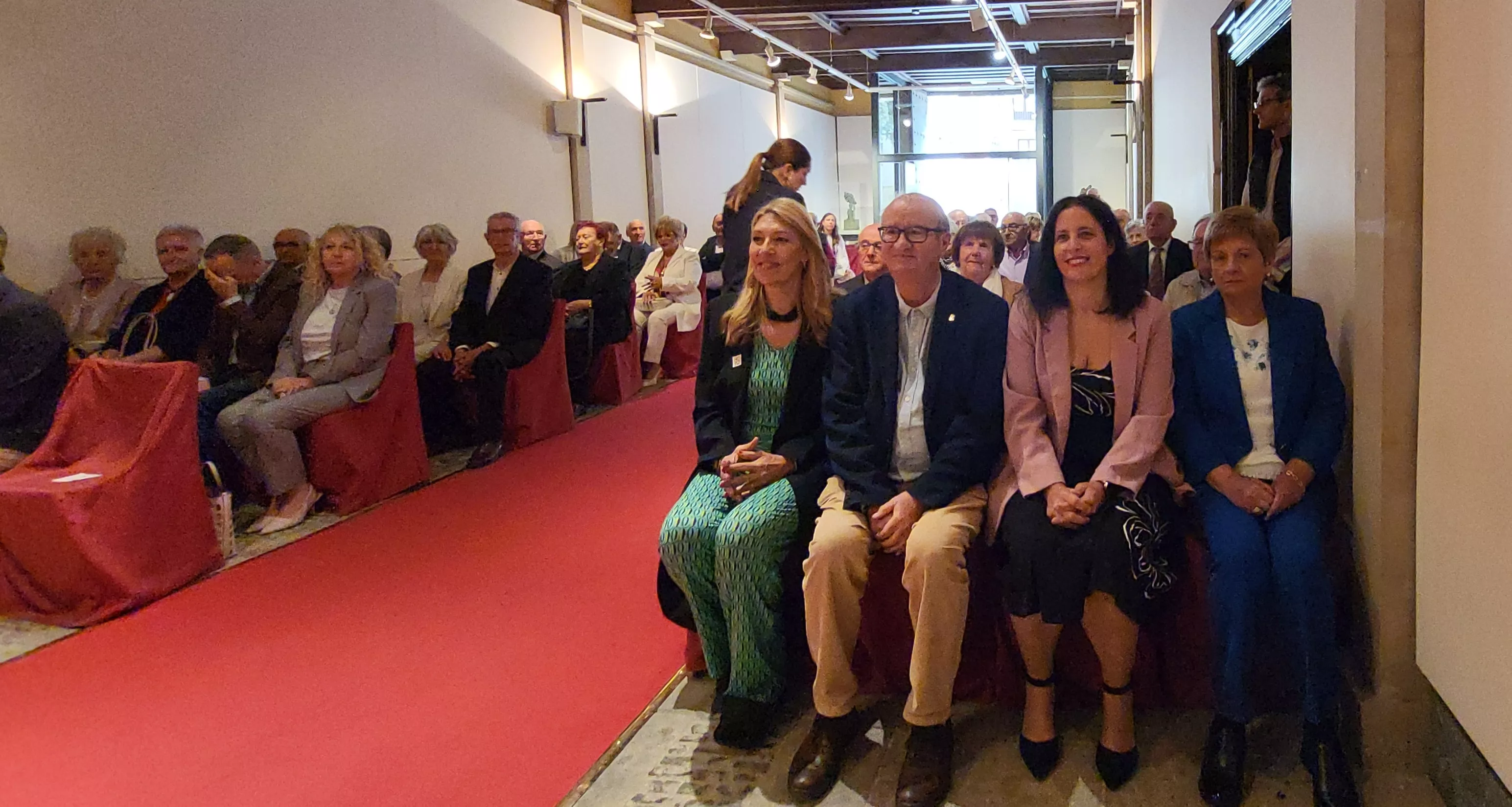 Bodas de oro de veinte matrimonios del Hogar de Personas Mayores en Huesca. Foro Mercedes Manterola