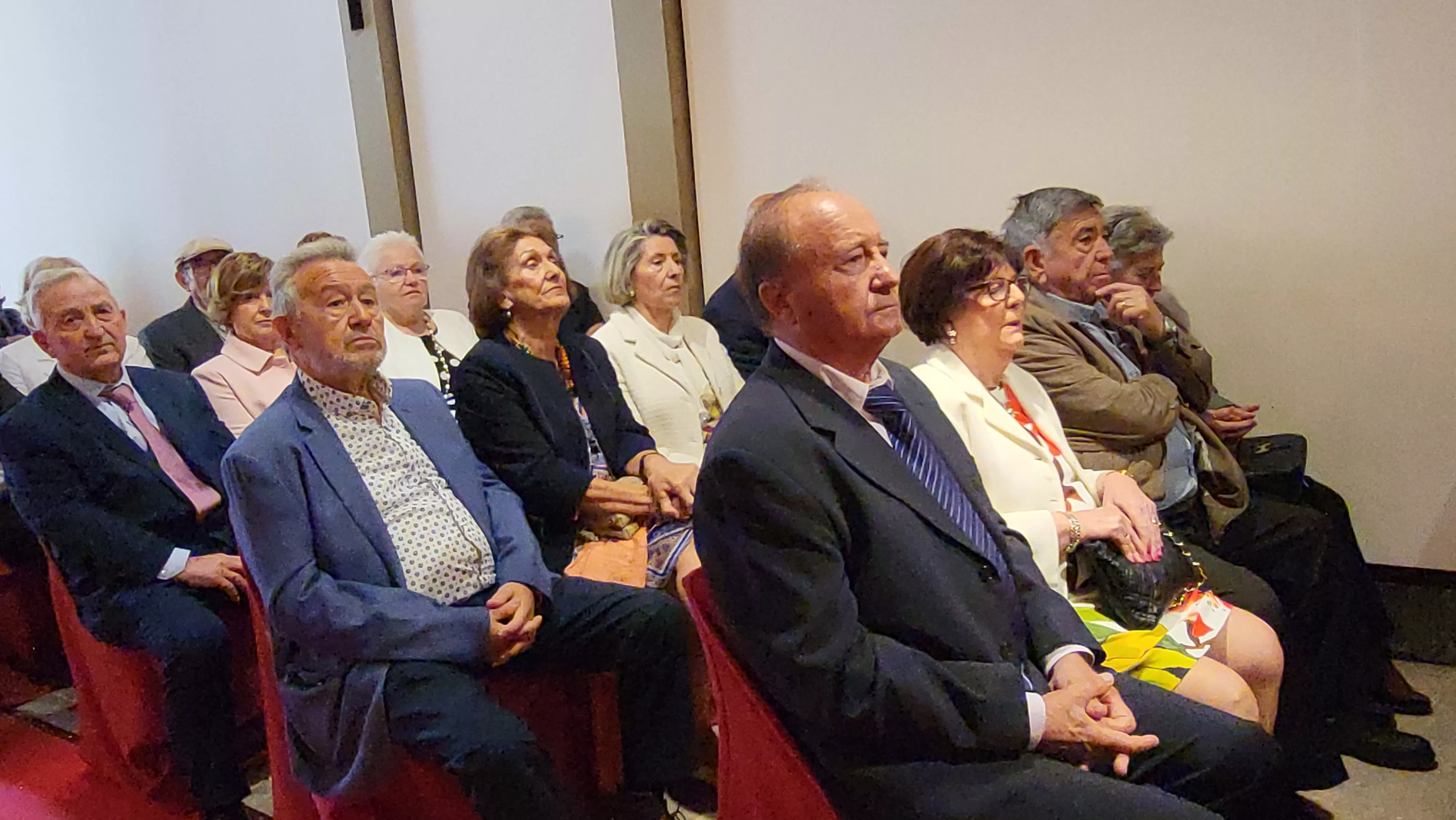 Bodas de oro de veinte matrimonios del Hogar de Personas Mayores en Huesca. Foro Mercedes Manterola