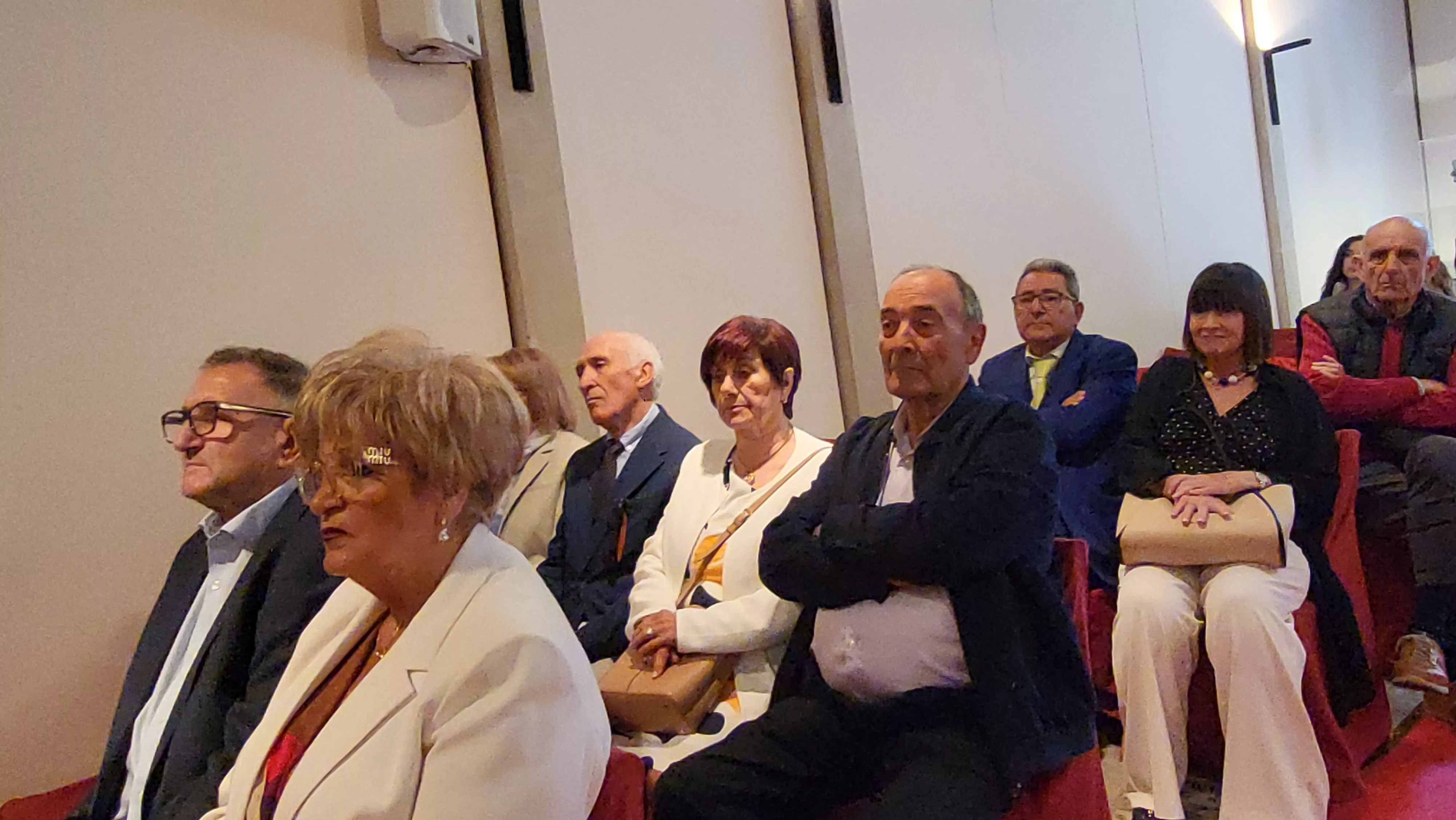 Bodas de oro de veinte matrimonios del Hogar de Personas Mayores en Huesca. Foro Mercedes Manterola