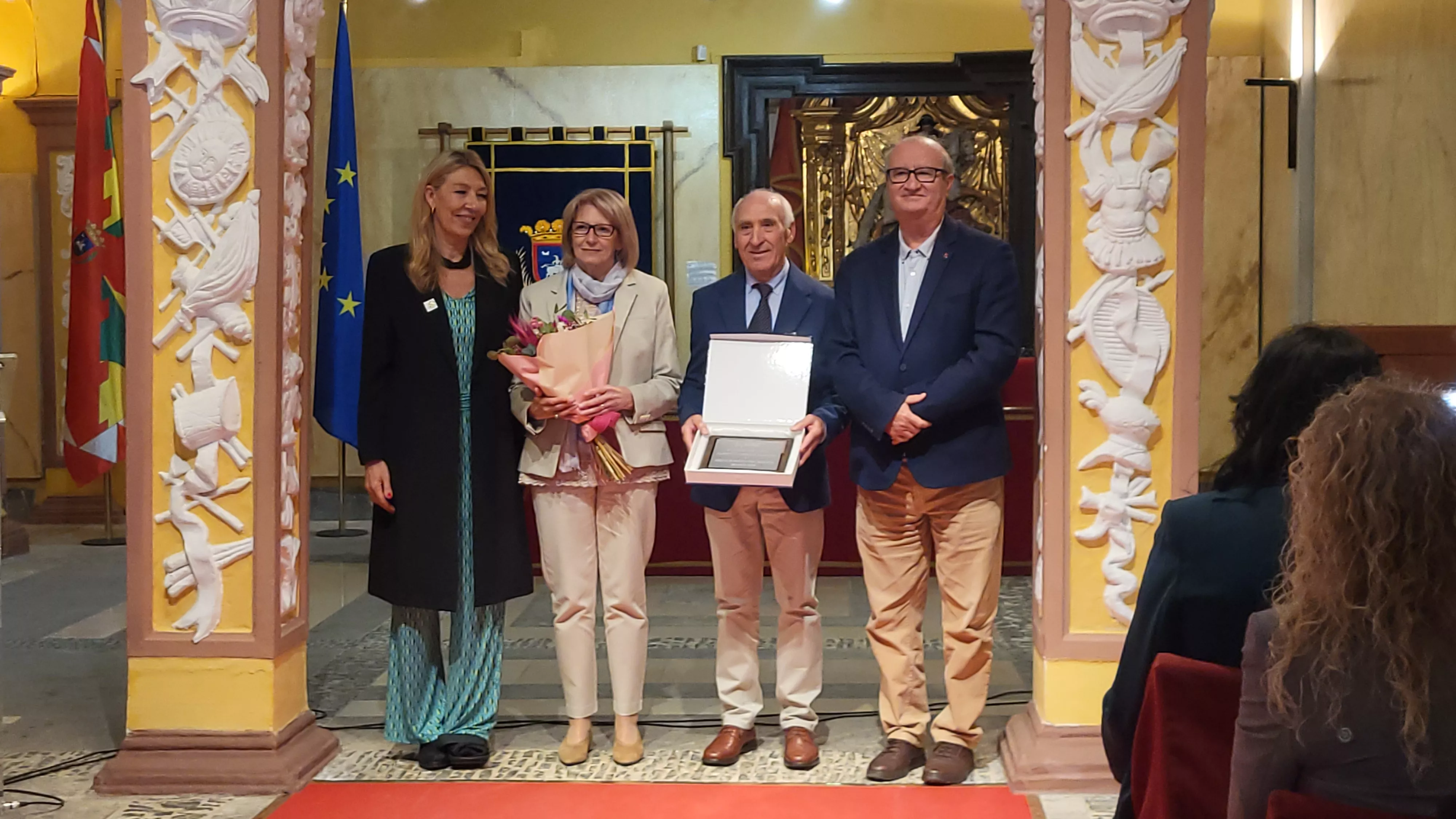 Bodas de oro de veinte matrimonios del Hogar de Personas Mayores en Huesca. Foro Mercedes Manterola