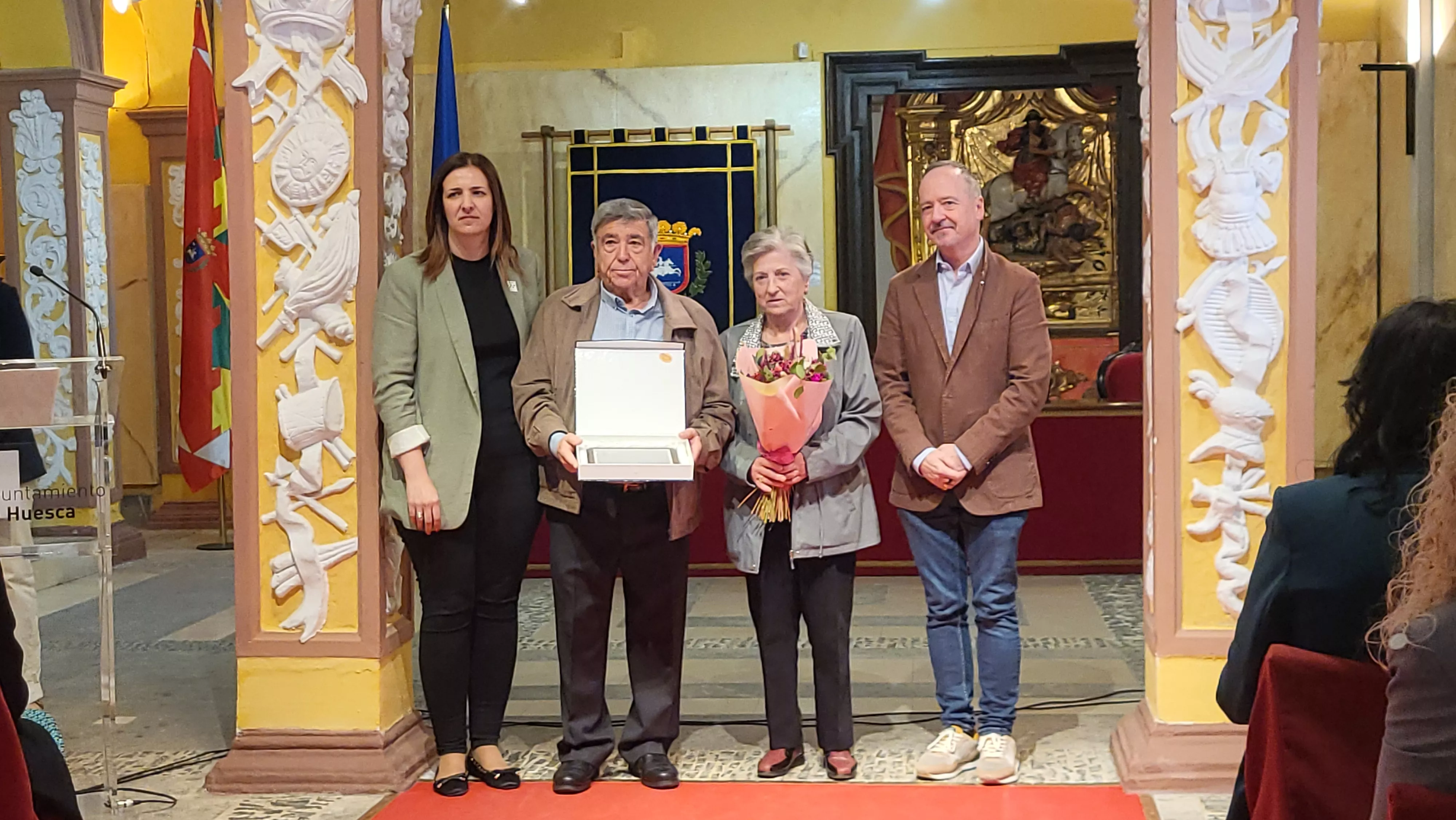 Bodas de oro de veinte matrimonios del Hogar de Personas Mayores en Huesca. Foro Mercedes Manterola