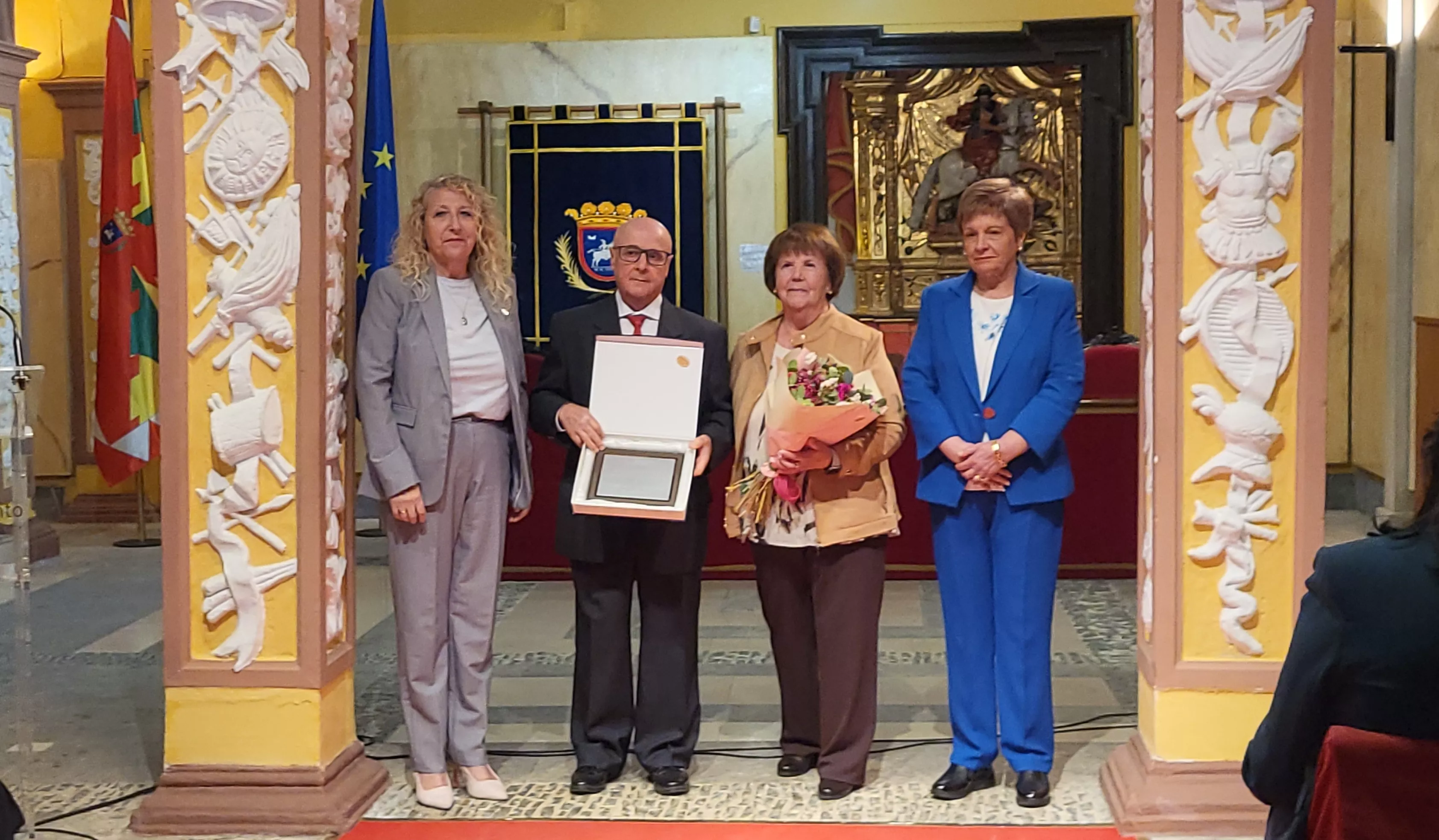 Bodas de oro de veinte matrimonios del Hogar de Personas Mayores en Huesca. Foro Mercedes Manterola