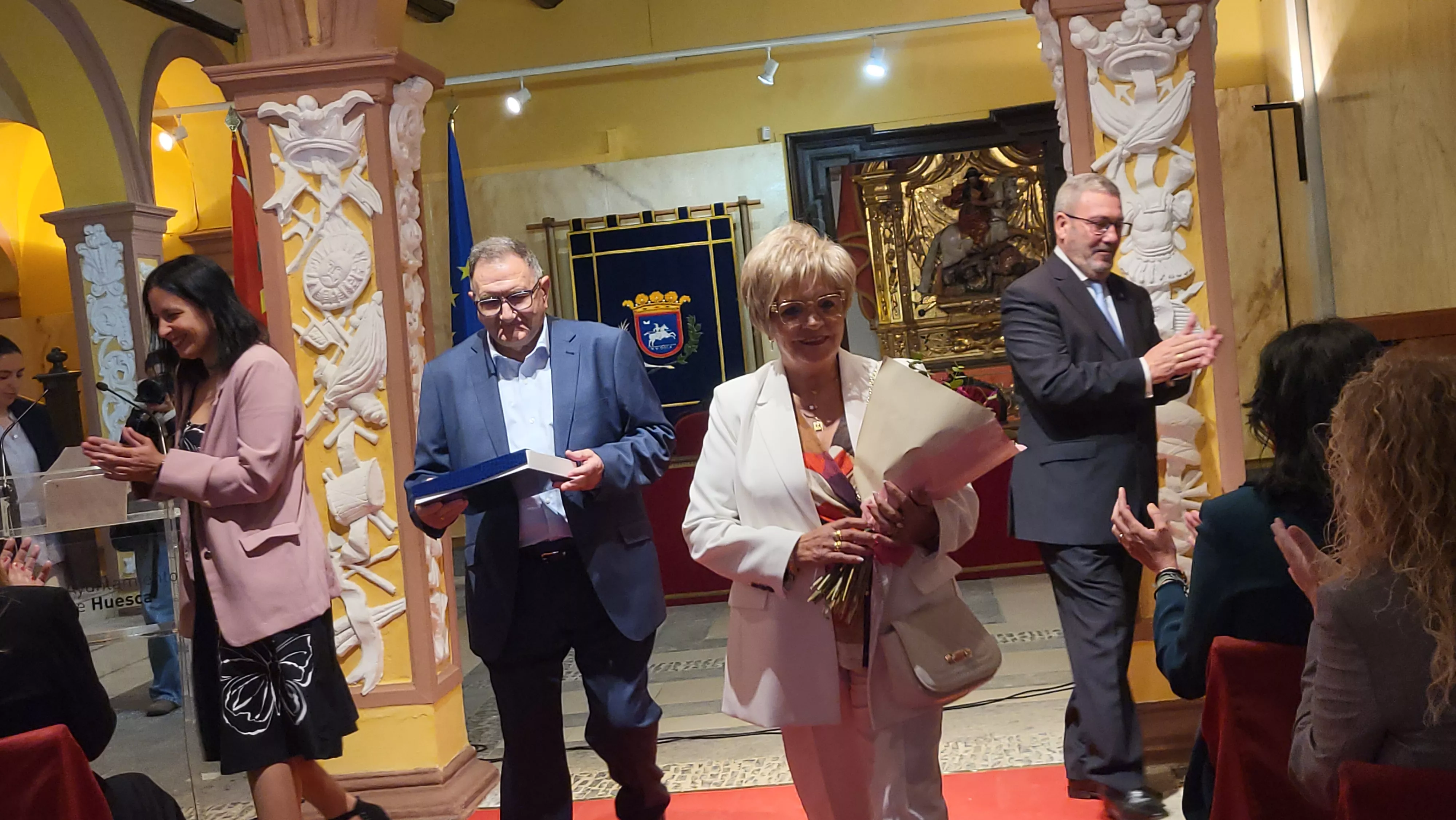 Bodas de oro de veinte matrimonios del Hogar de Personas Mayores en Huesca. Foro Mercedes Manterola