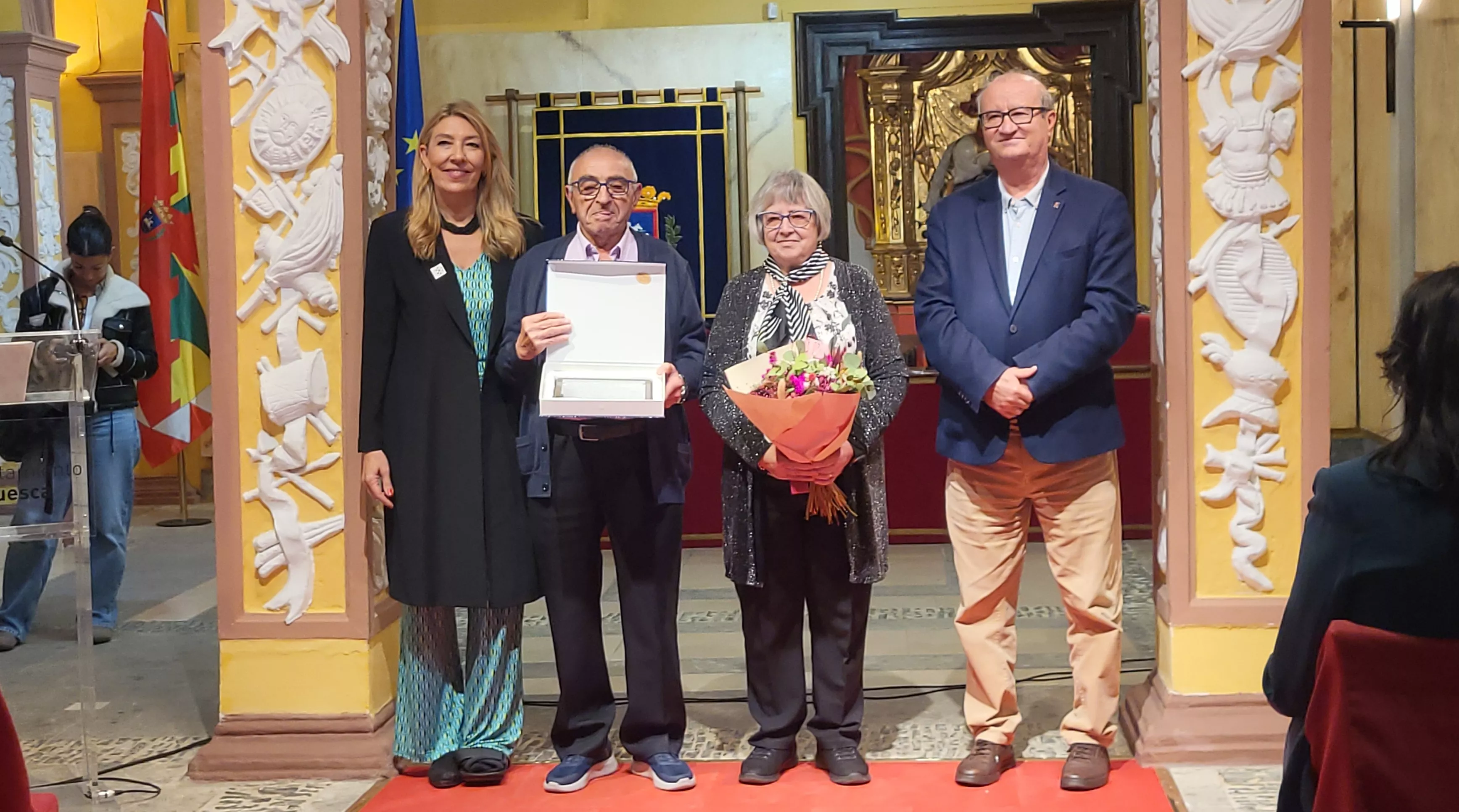 Bodas de oro de veinte matrimonios del Hogar de Personas Mayores en Huesca. Foro Mercedes Manterola