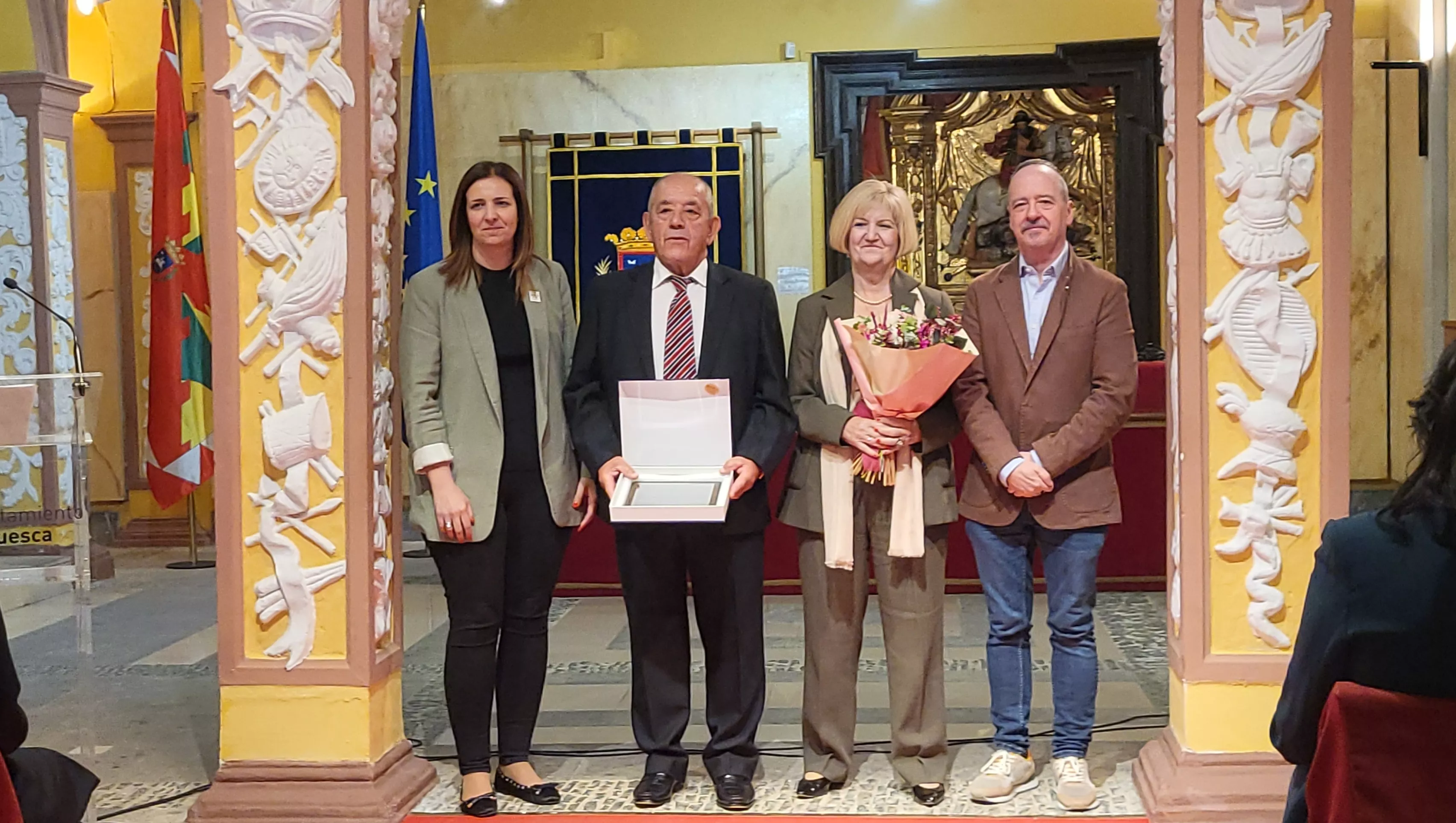 Bodas de oro de veinte matrimonios del Hogar de Personas Mayores en Huesca. Foro Mercedes Manterola