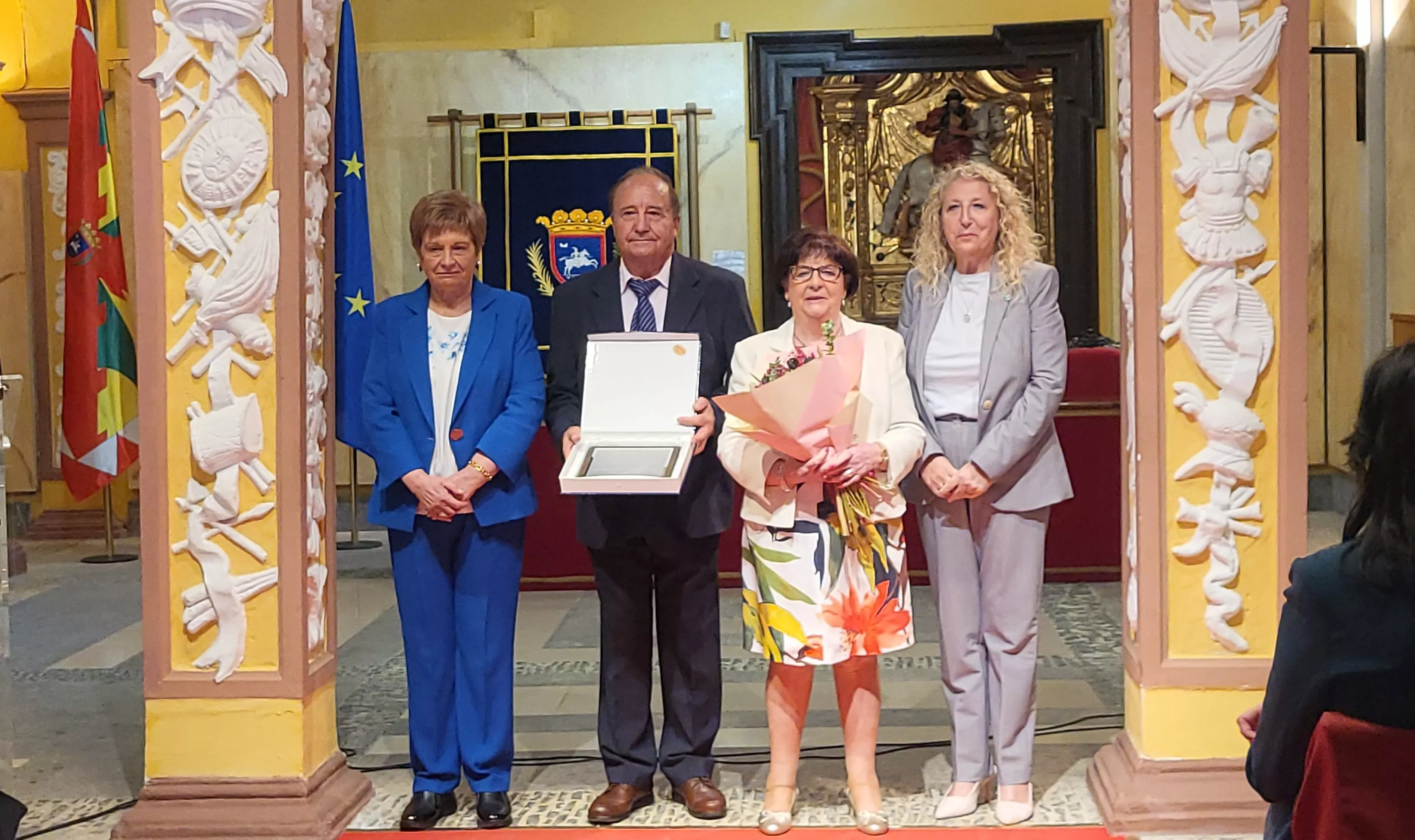 Bodas de oro de veinte matrimonios del Hogar de Personas Mayores en Huesca. Foro Mercedes Manterola