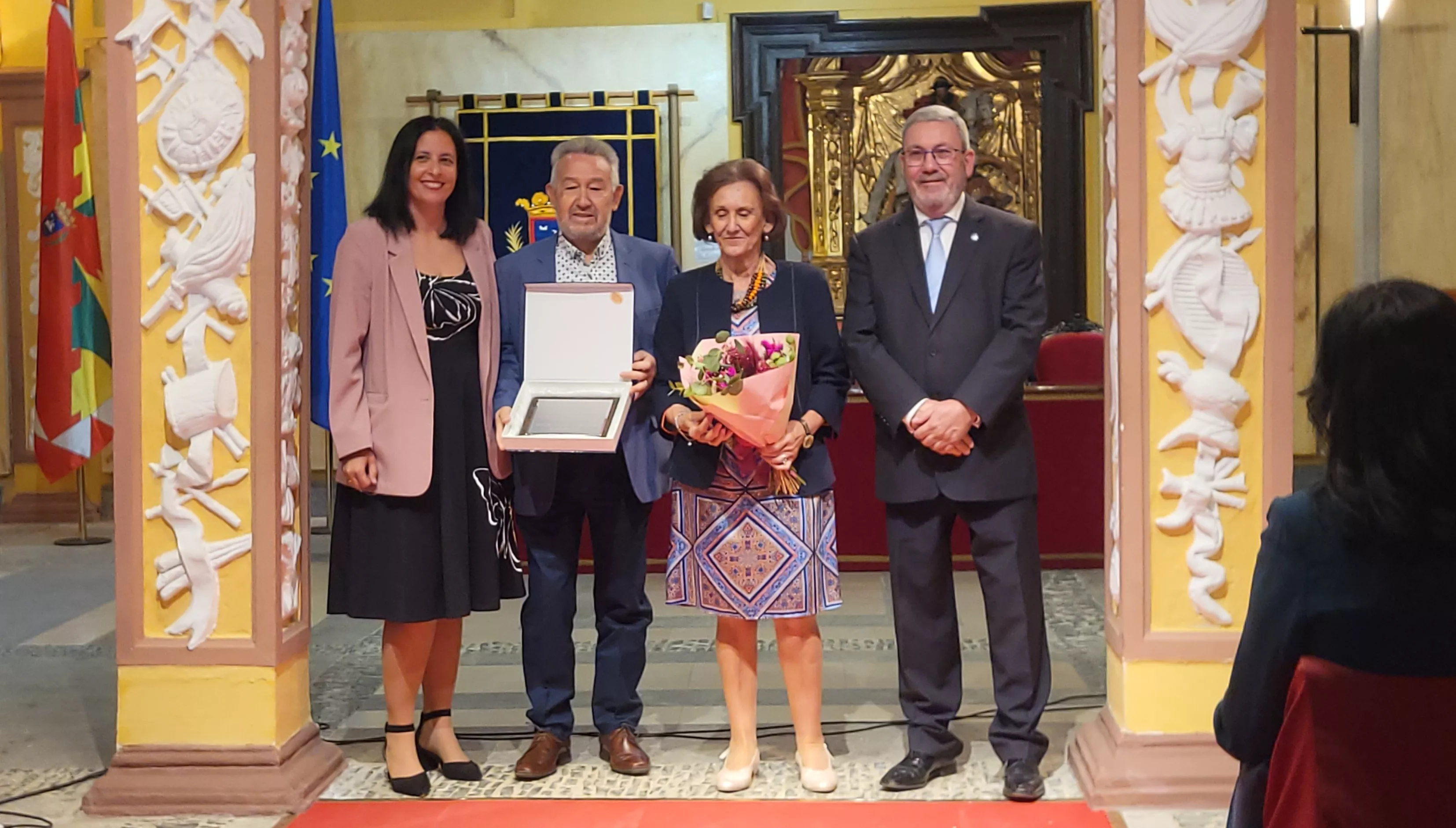 Bodas de oro de veinte matrimonios del Hogar de Personas Mayores en Huesca. Foro Mercedes Manterola