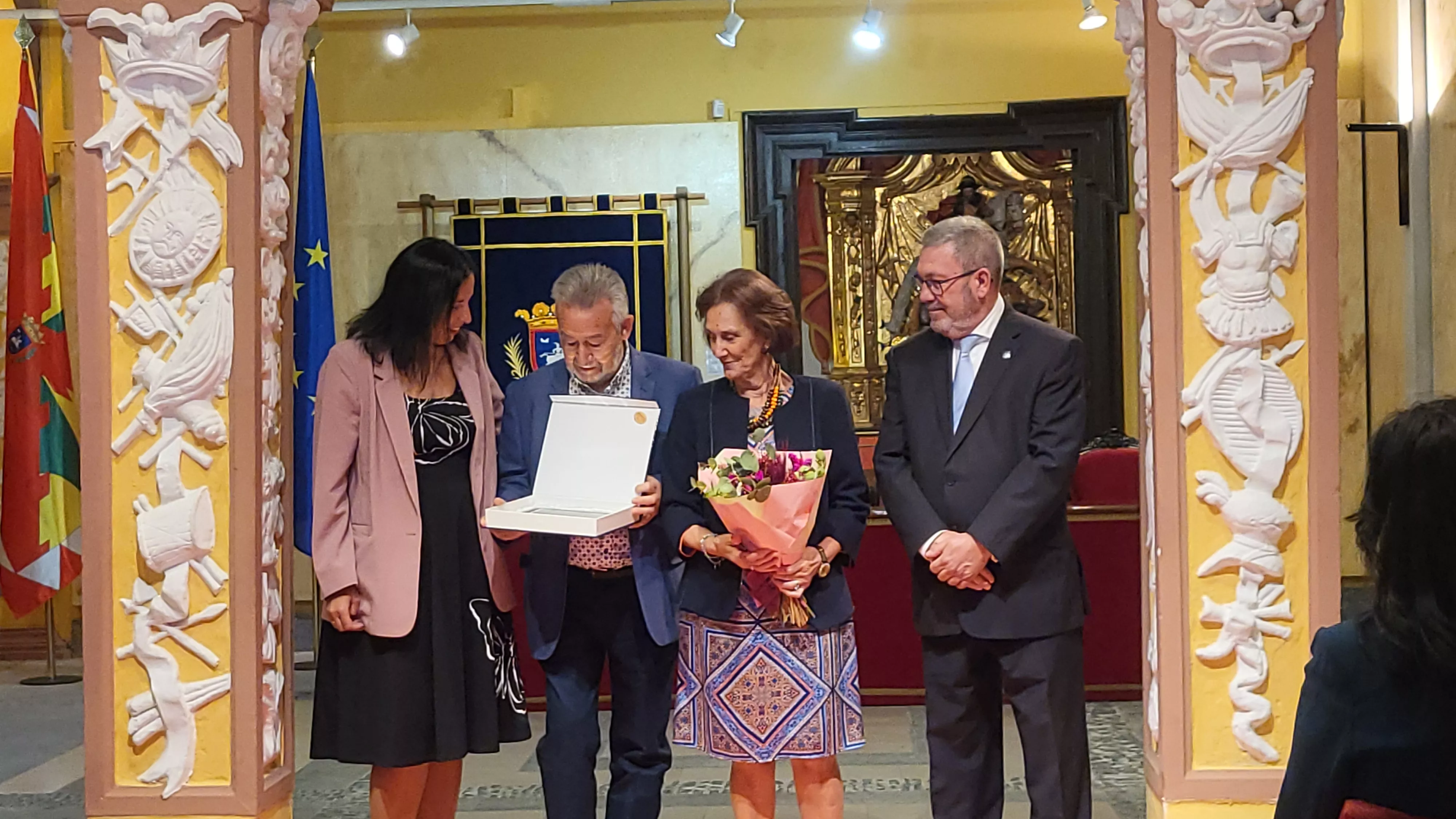 Bodas de oro de veinte matrimonios del Hogar de Personas Mayores en Huesca. Foro Mercedes Manterola