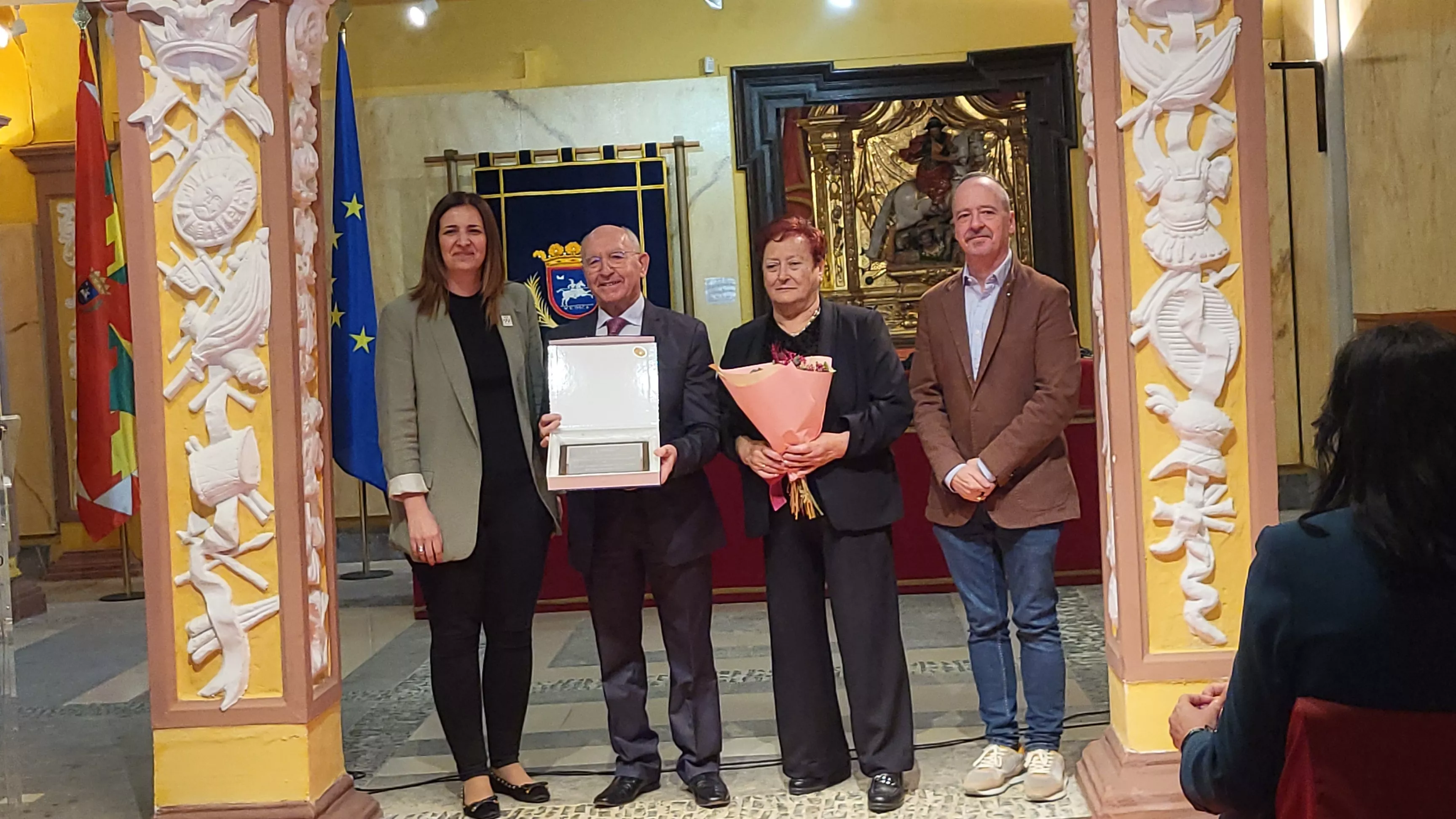 Bodas de oro de veinte matrimonios del Hogar de Personas Mayores en Huesca. Foro Mercedes Manterola