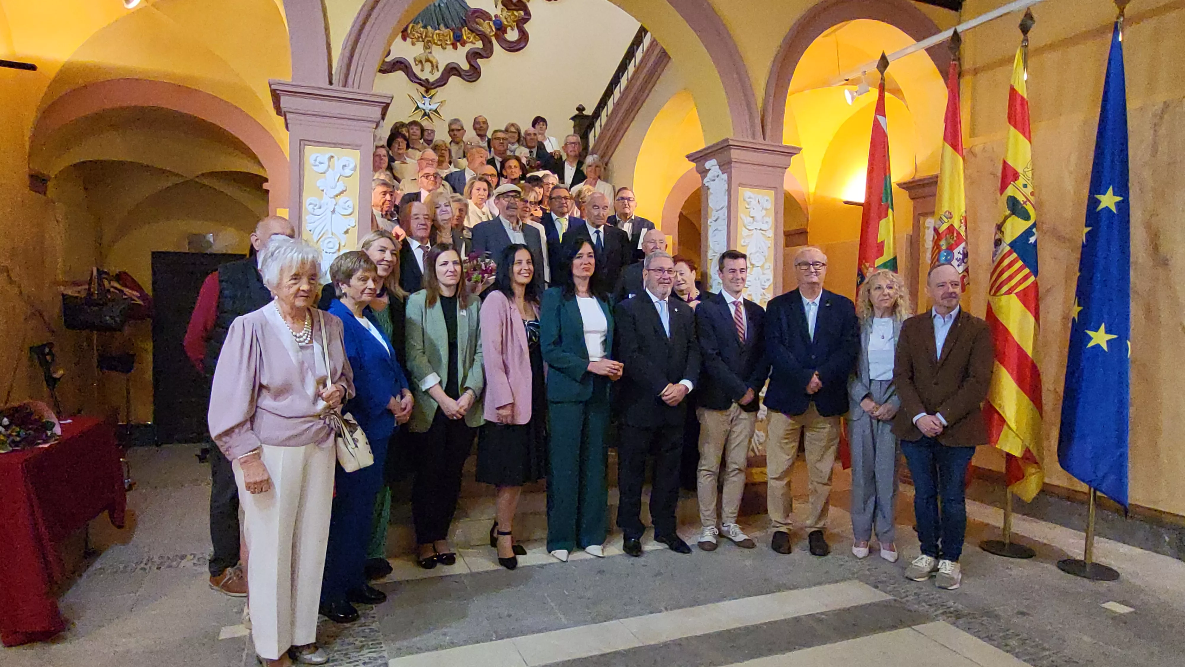 Bodas de oro de veinte matrimonios del Hogar de Personas Mayores en Huesca. Foro Mercedes Manterola