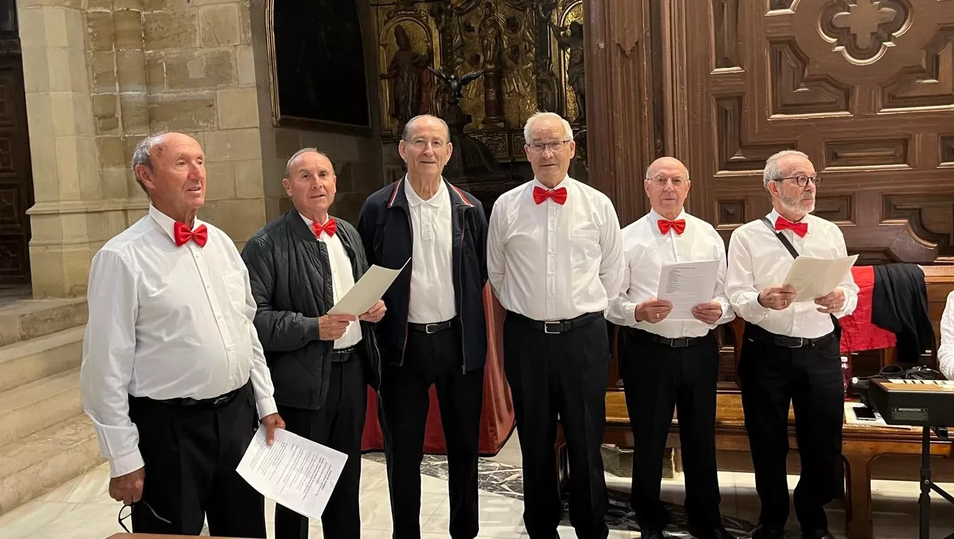 Bodas de oro de veinte matrimonios del Hogar de Personas Mayores en Huesca. Foro Mercedes Manterola