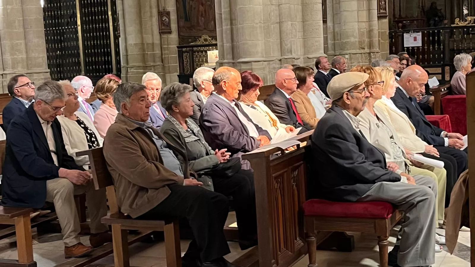 Bodas de oro de veinte matrimonios del Hogar de Personas Mayores en Huesca. Foro Mercedes Manterola