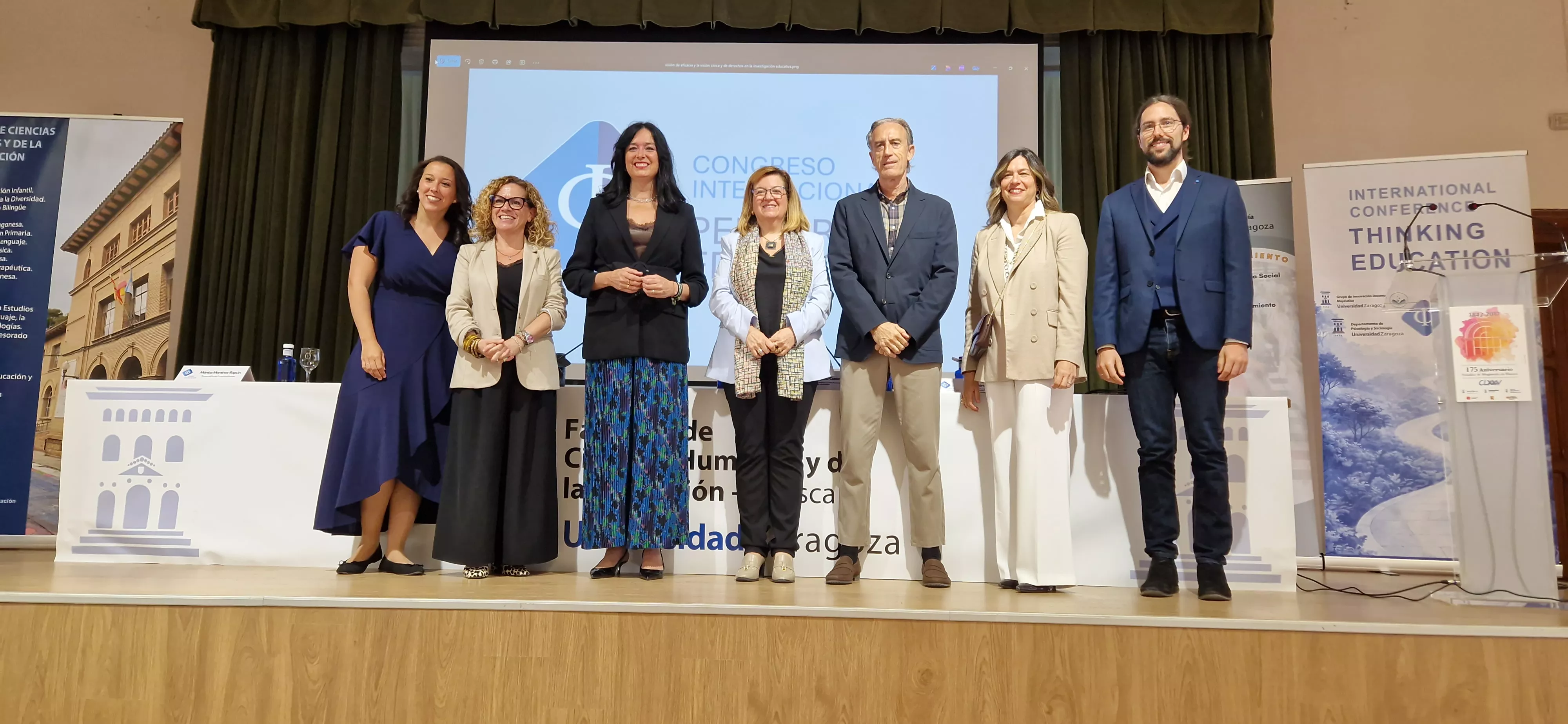 Marta Puebla, Mónica Martínez, Lorena Orduna, Javier Zaragoza, Belén Pérez y Alejandro Quintas, en el III Congreso Internacional "Pensar la Educación". Foto Myriam Martínez