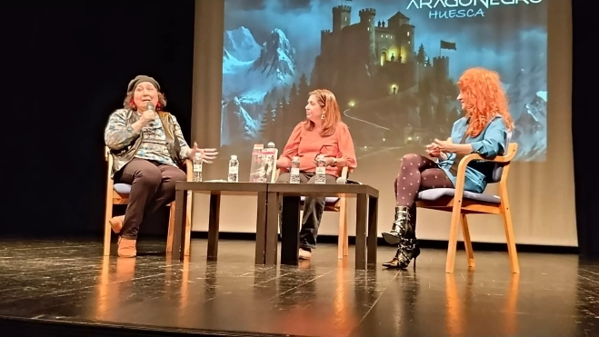 Inés Plana con Camino Díaz y Angélica Morales