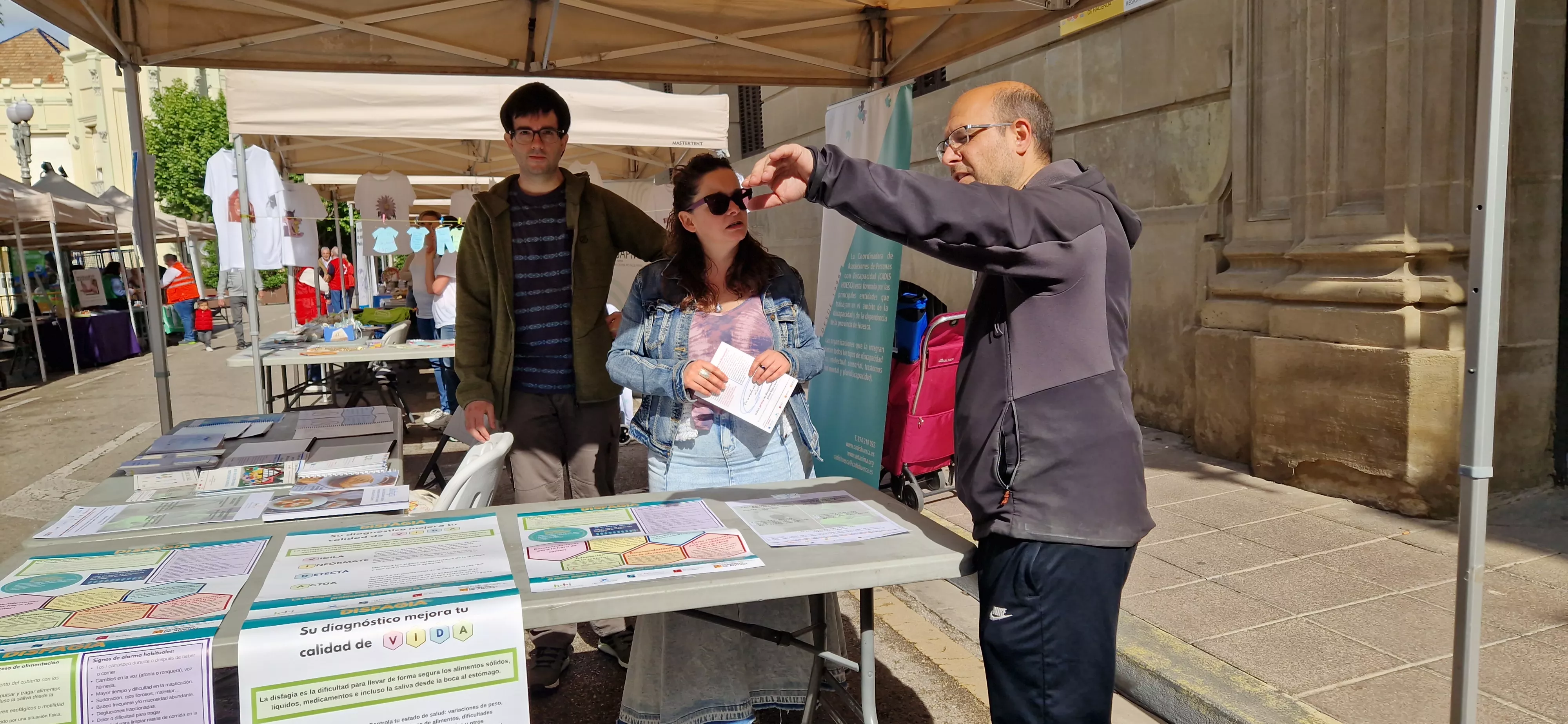  V Feria de entidades de la salud de Huesca organizada por Cruz Roja. Foto Myriam Martínez
