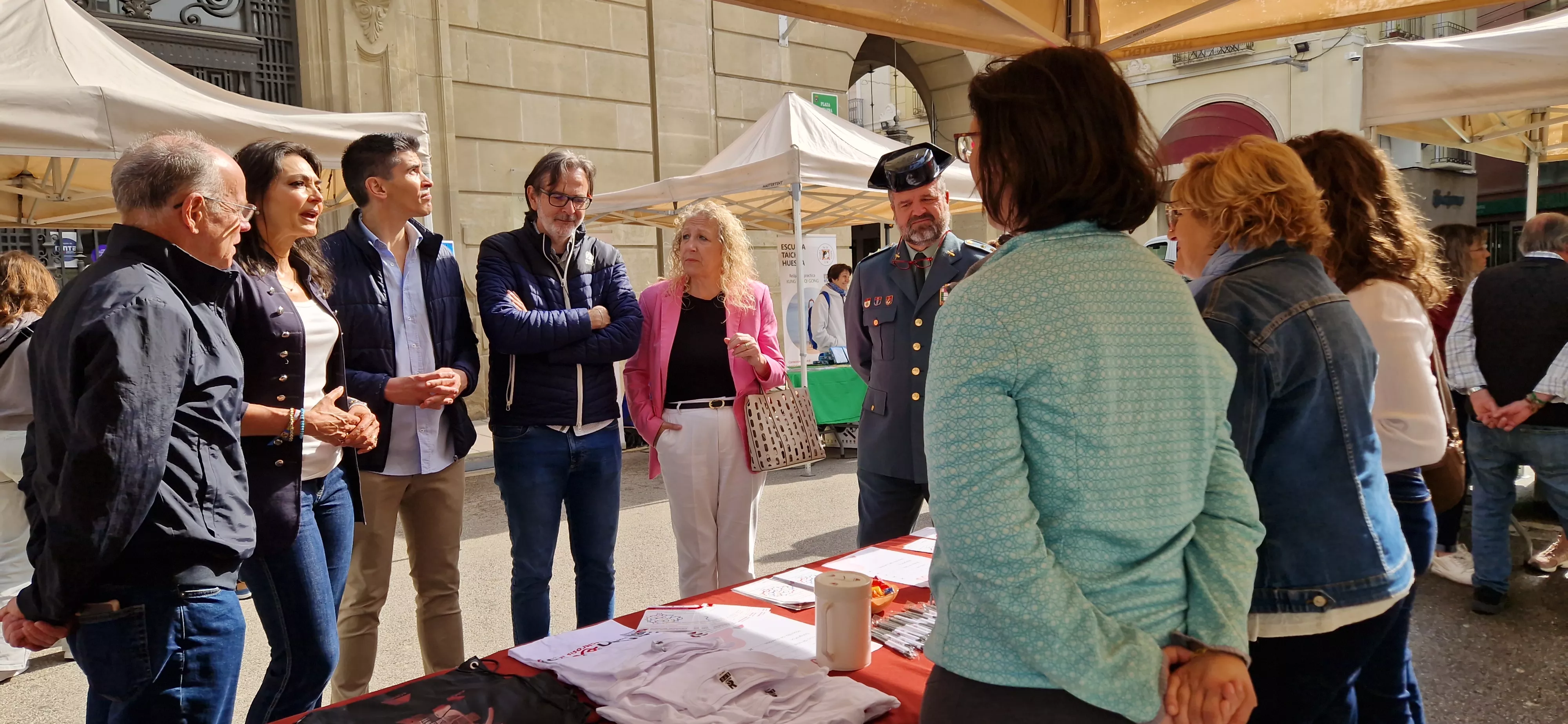  V Feria de entidades de la salud de Huesca organizada por Cruz Roja. Foto Myriam Martínez