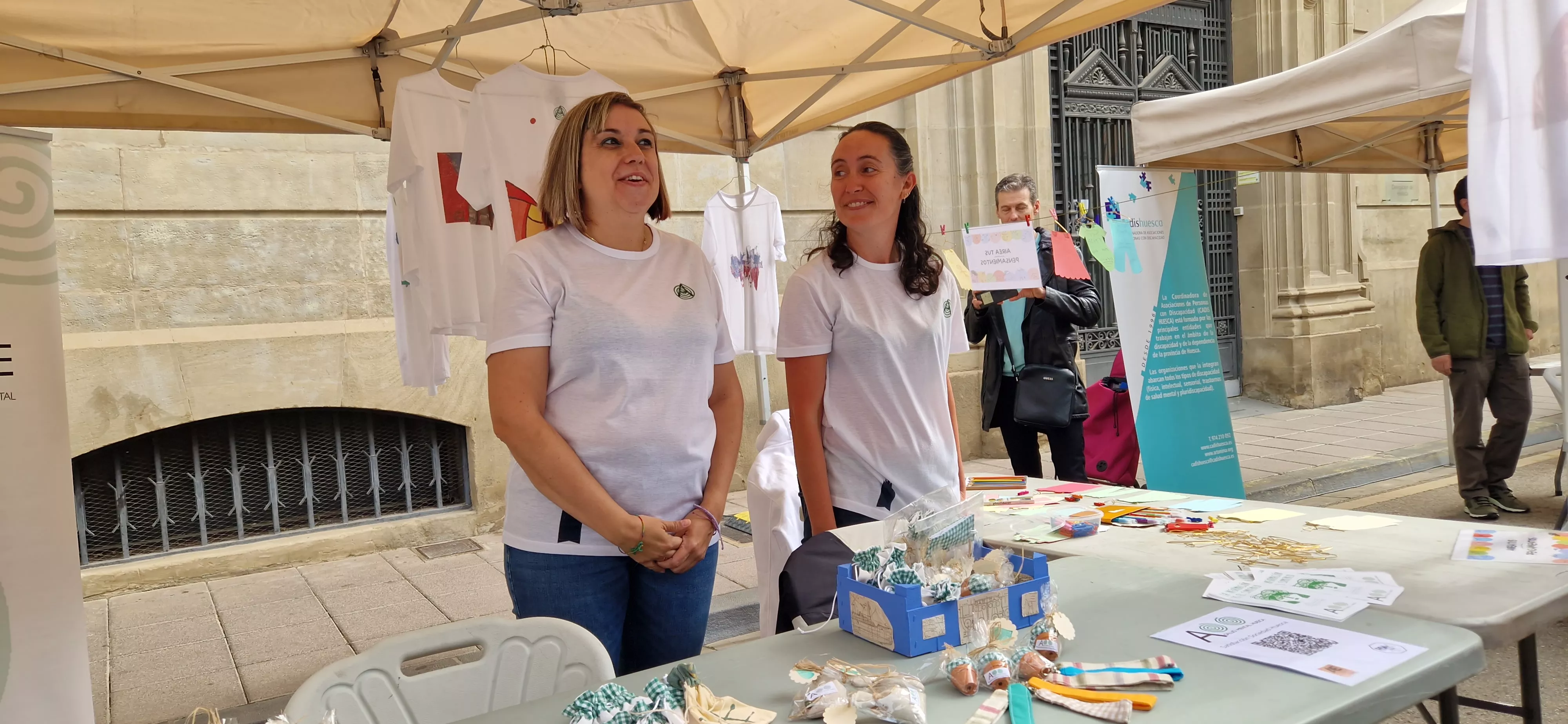 Asapme Huesca en la V Feria de entidades de la salud de Huesca organizada por Cruz Roja. Foto Myriam Martínez