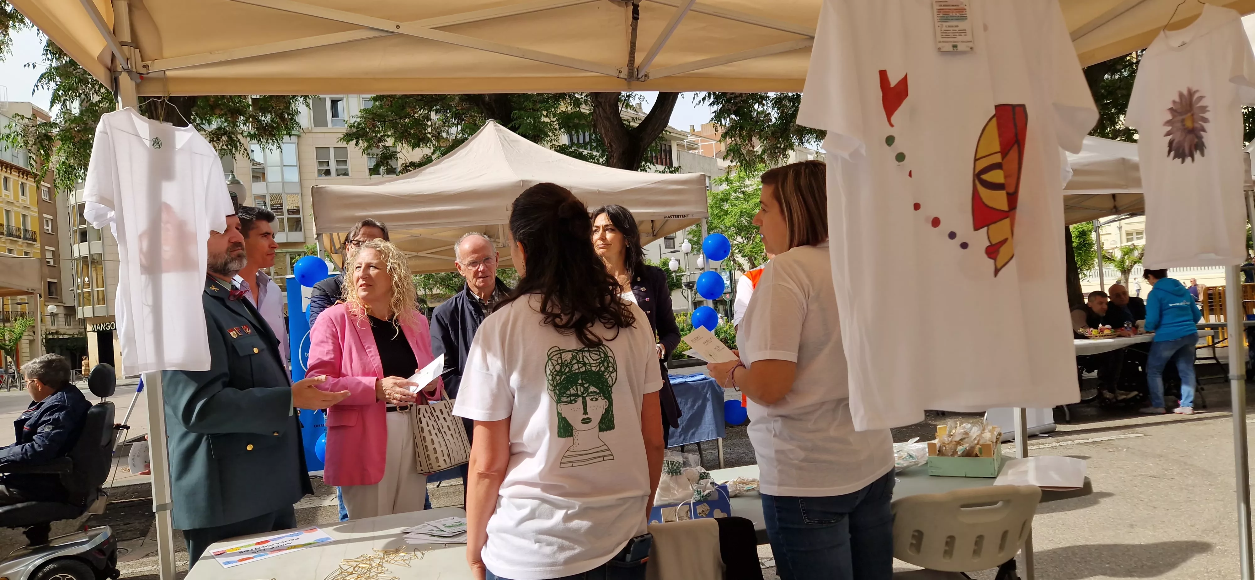  V Feria de entidades de la salud de Huesca organizada por Cruz Roja. Foto Myriam Martínez
