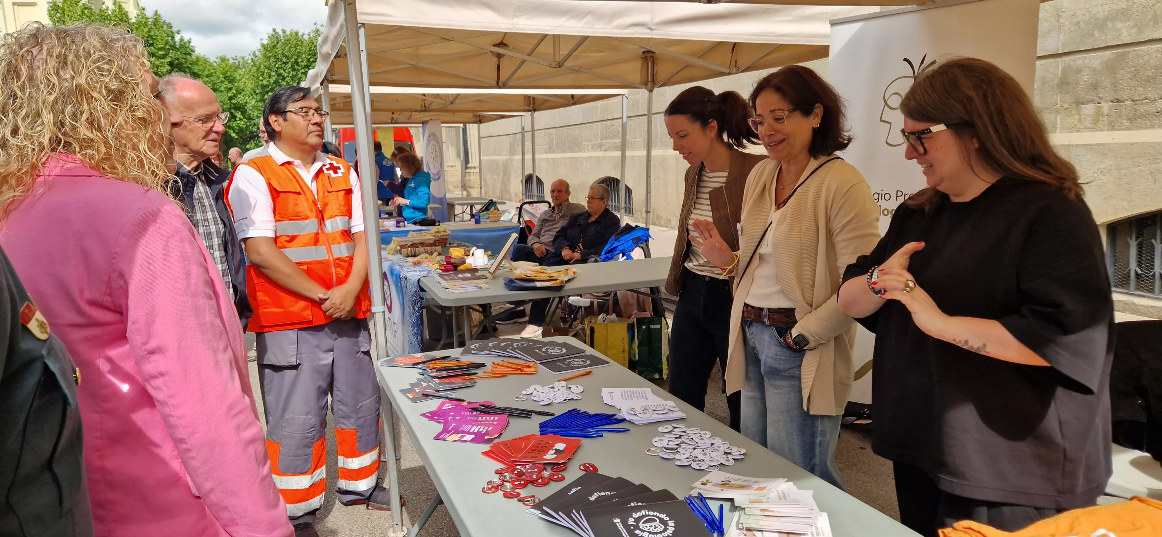  V Feria de entidades de la salud de Huesca organizada por Cruz Roja. Foto Myriam Martínez