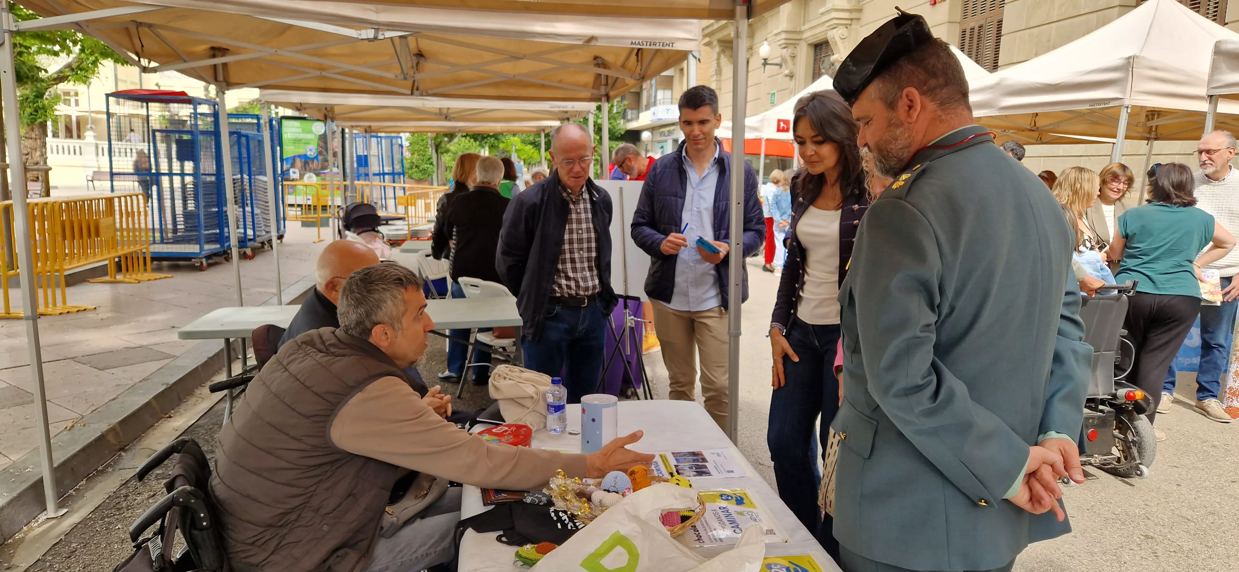  V Feria de entidades de la salud de Huesca organizada por Cruz Roja. Foto Myriam Martínez