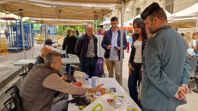  V Feria de entidades de la salud de Huesca organizada por Cruz Roja. Foto Myriam Martínez