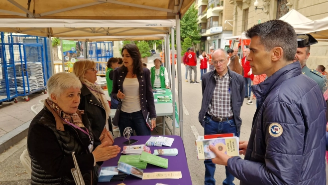  V Feria de entidades de la salud de Huesca organizada por Cruz Roja. Foto Myriam Martínez