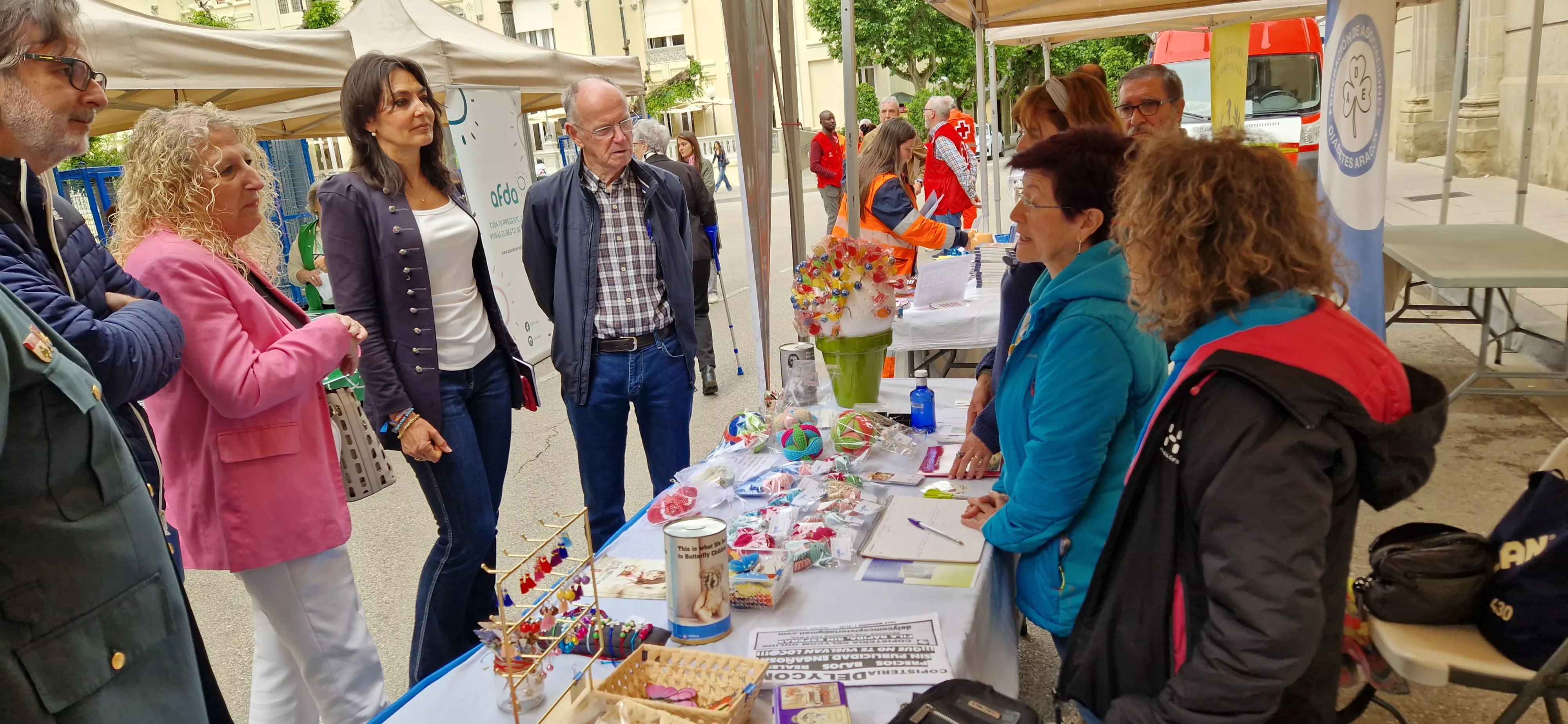  V Feria de entidades de la salud de Huesca organizada por Cruz Roja. Foto Myriam Martínez