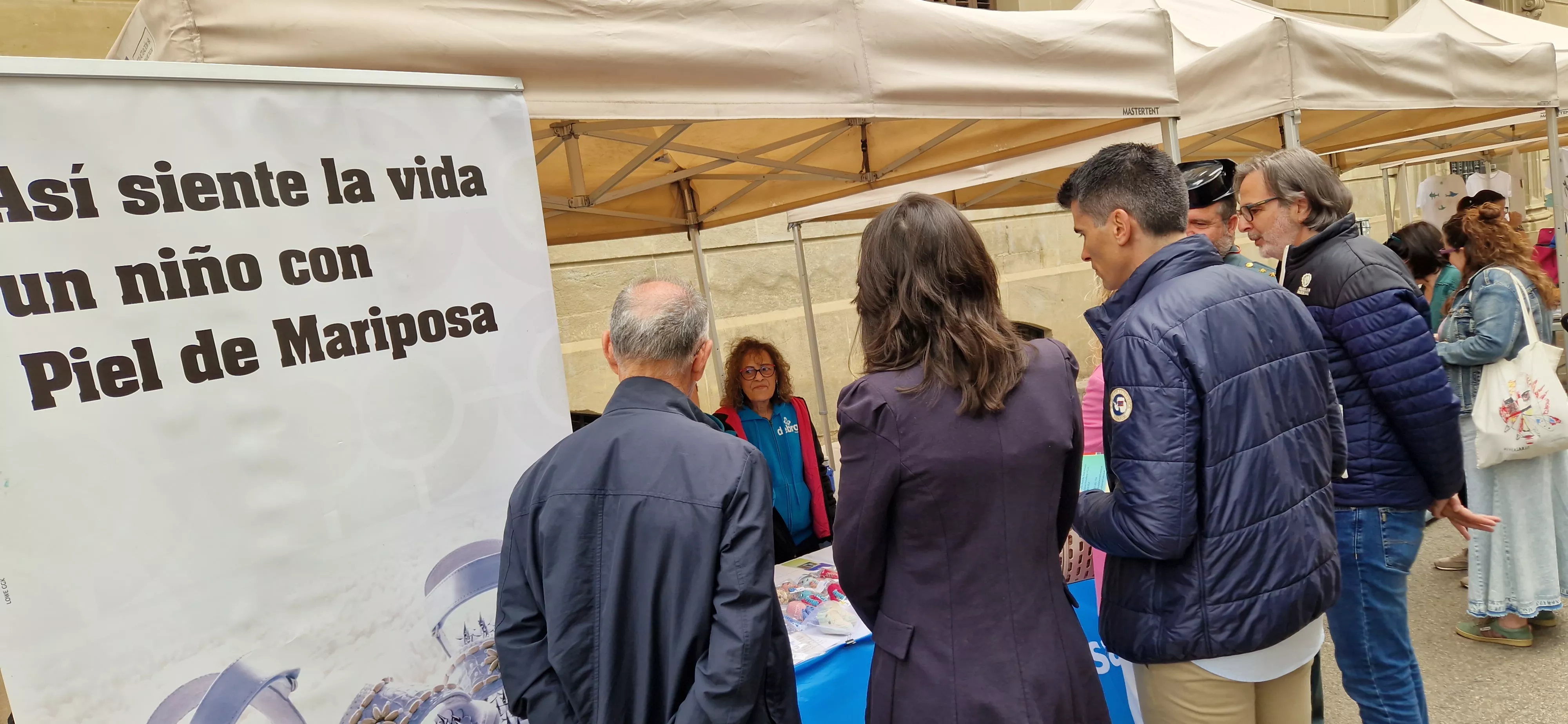  V Feria de entidades de la salud de Huesca organizada por Cruz Roja. Foto Myriam Martínez