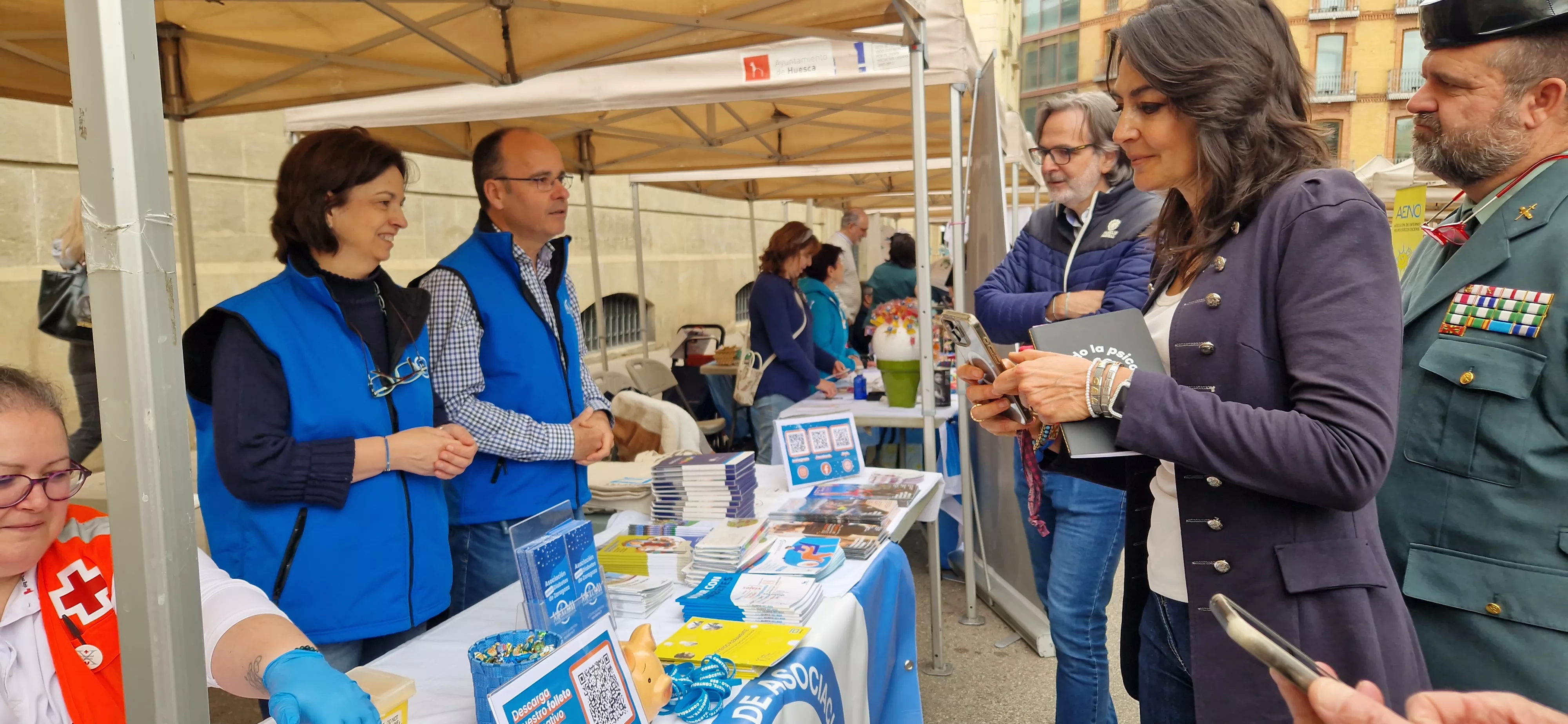  V Feria de entidades de la salud de Huesca organizada por Cruz Roja. Foto Myriam Martínez