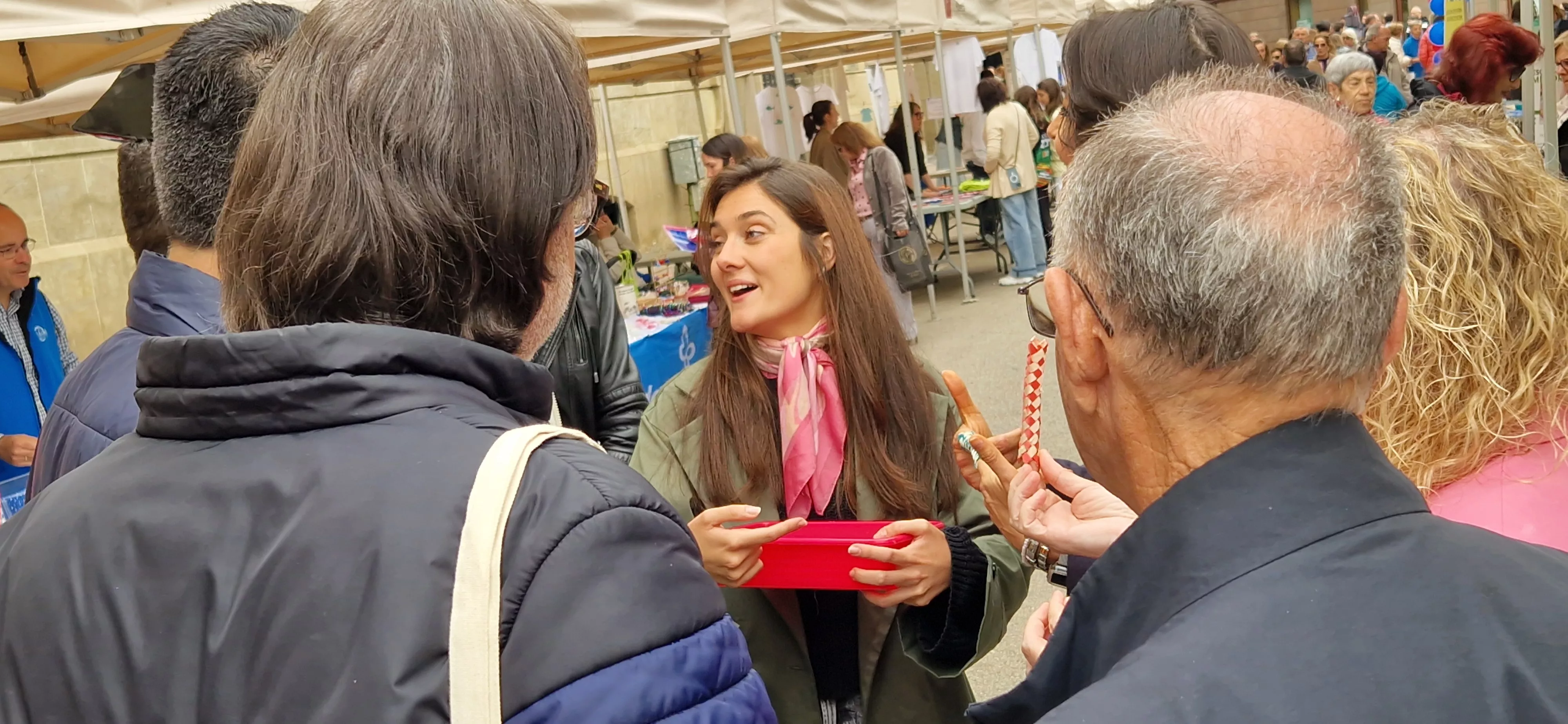  AFDA. V Feria de entidades de la salud de Huesca organizada por Cruz Roja. Foto Myriam Martínez