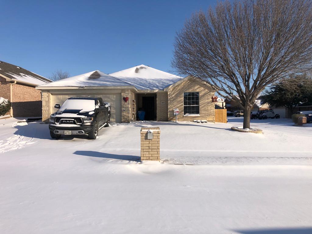 Al menos dos veces al año, la nieve y el frío paralizan la vida en Texas.
