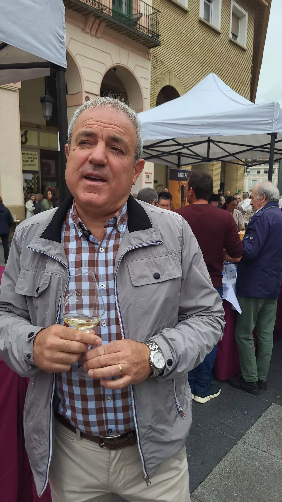 Primera Ruta del Vino Somontano del año en la Plaza López Allué de Huesca