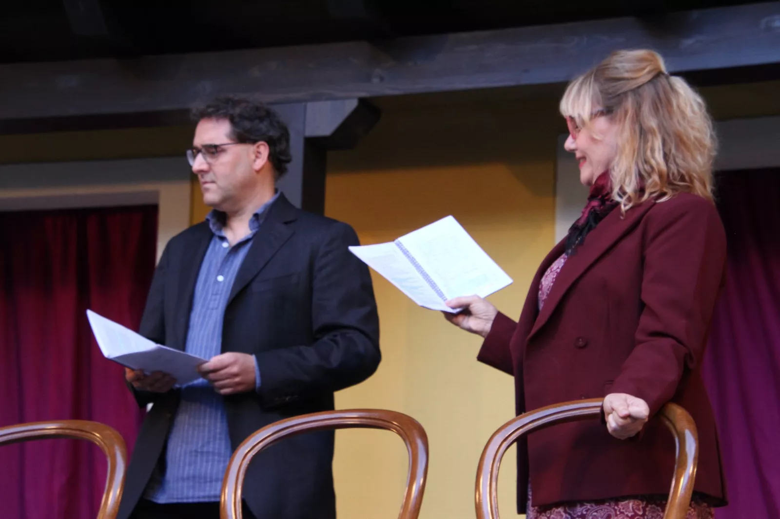 Actuación de "Voces de Papel" en el Corral de Comedias de Robres. Foto Carlos Neofato