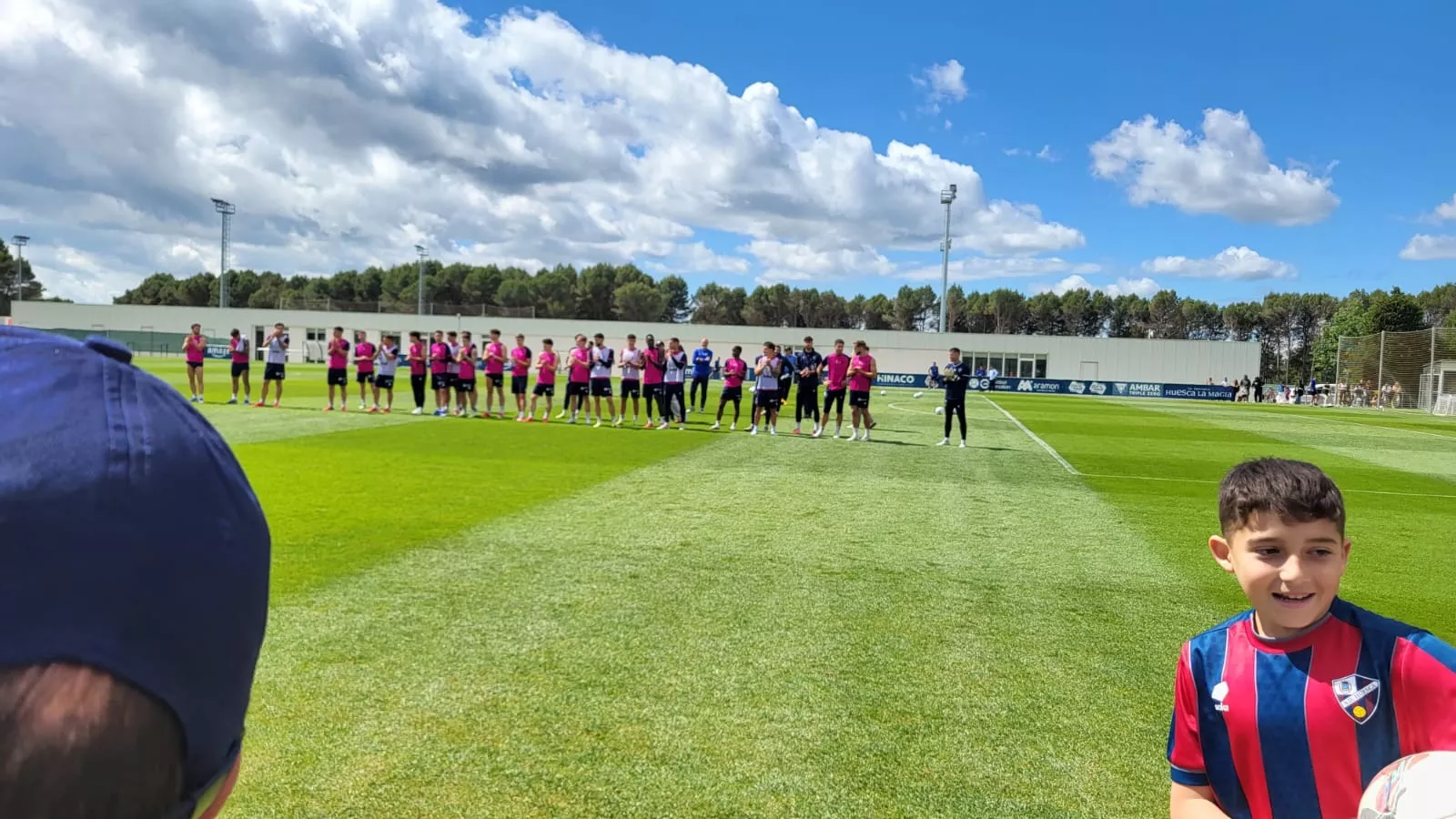 Entrenamiento a puerta abierta del Huesca ante el partido frente a la Real