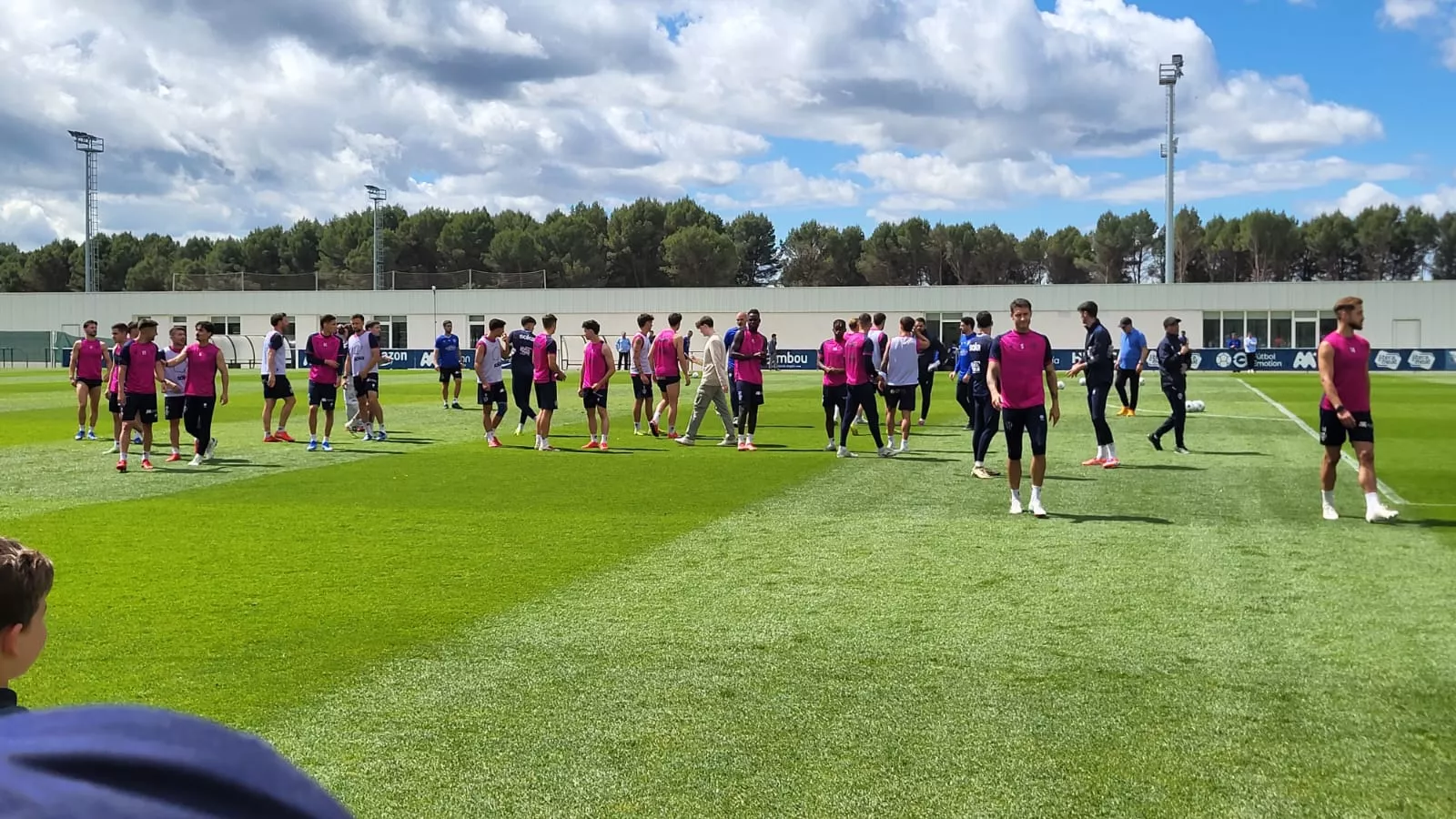Entrenamiento a puerta abierta del Huesca ante el partido frente a la Real