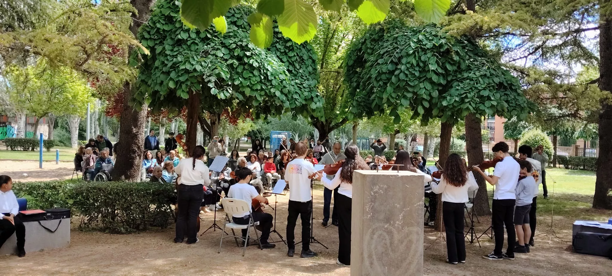 Concierto de violines en Barriofest.