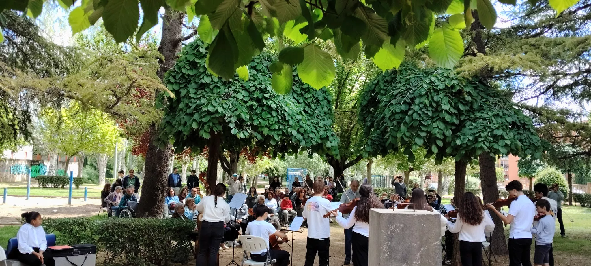 Concierto de violines en Barriofest.