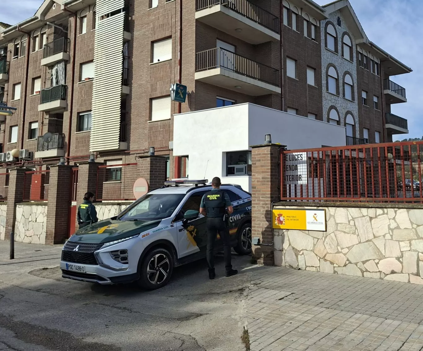 Descubiertas cuando intentaban llevarse un carro lleno de productos sin pagar en Fraga.