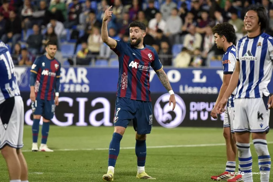 Escobar, el mejor fichaje de invierno del Huesca, en el partido contra la Real B. Foto: LaLiga