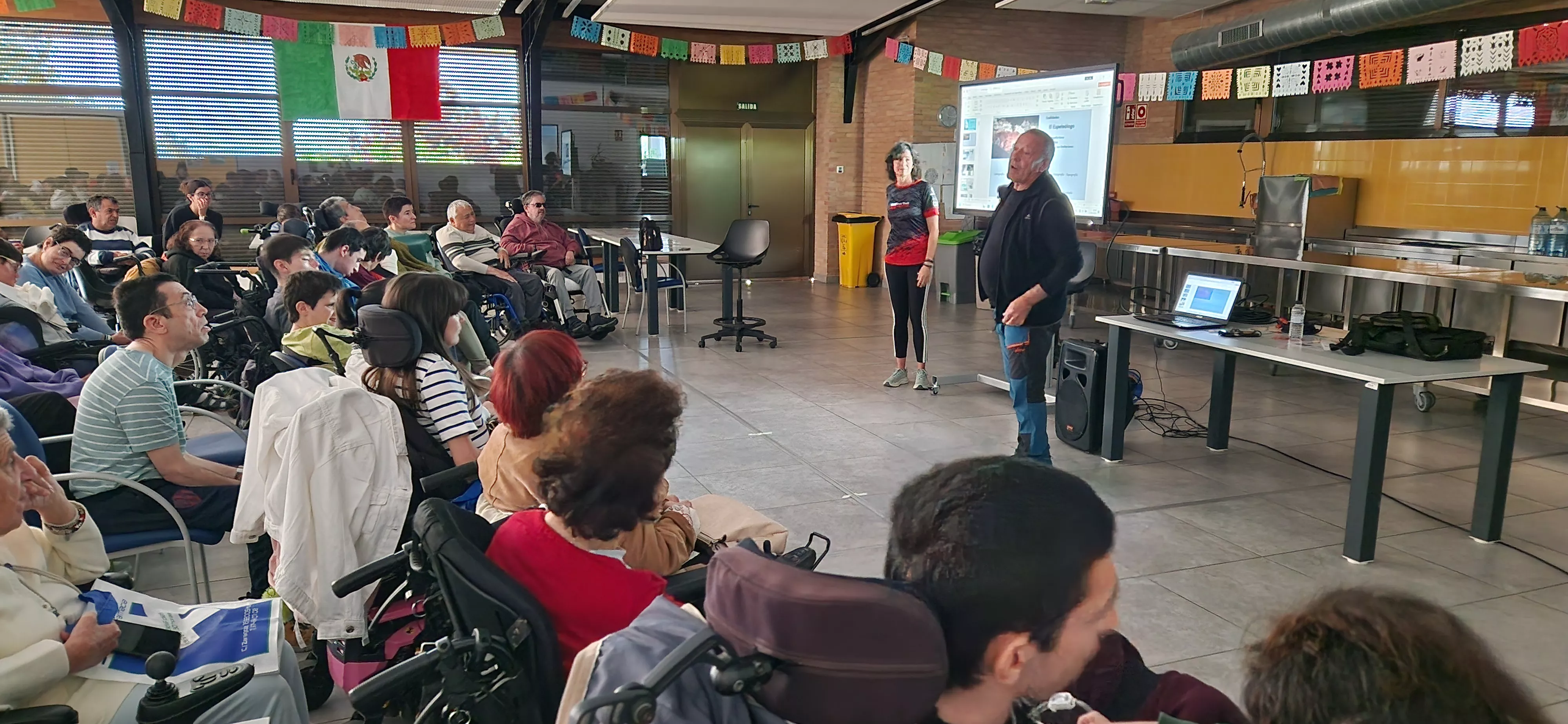 Curso de espeleología en Aspace Huesca. Foto Myriam Martínez