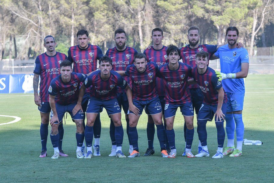 Primera alineación de Huesca en la pretemporada del pasado año, ante el Osasuna Promesas