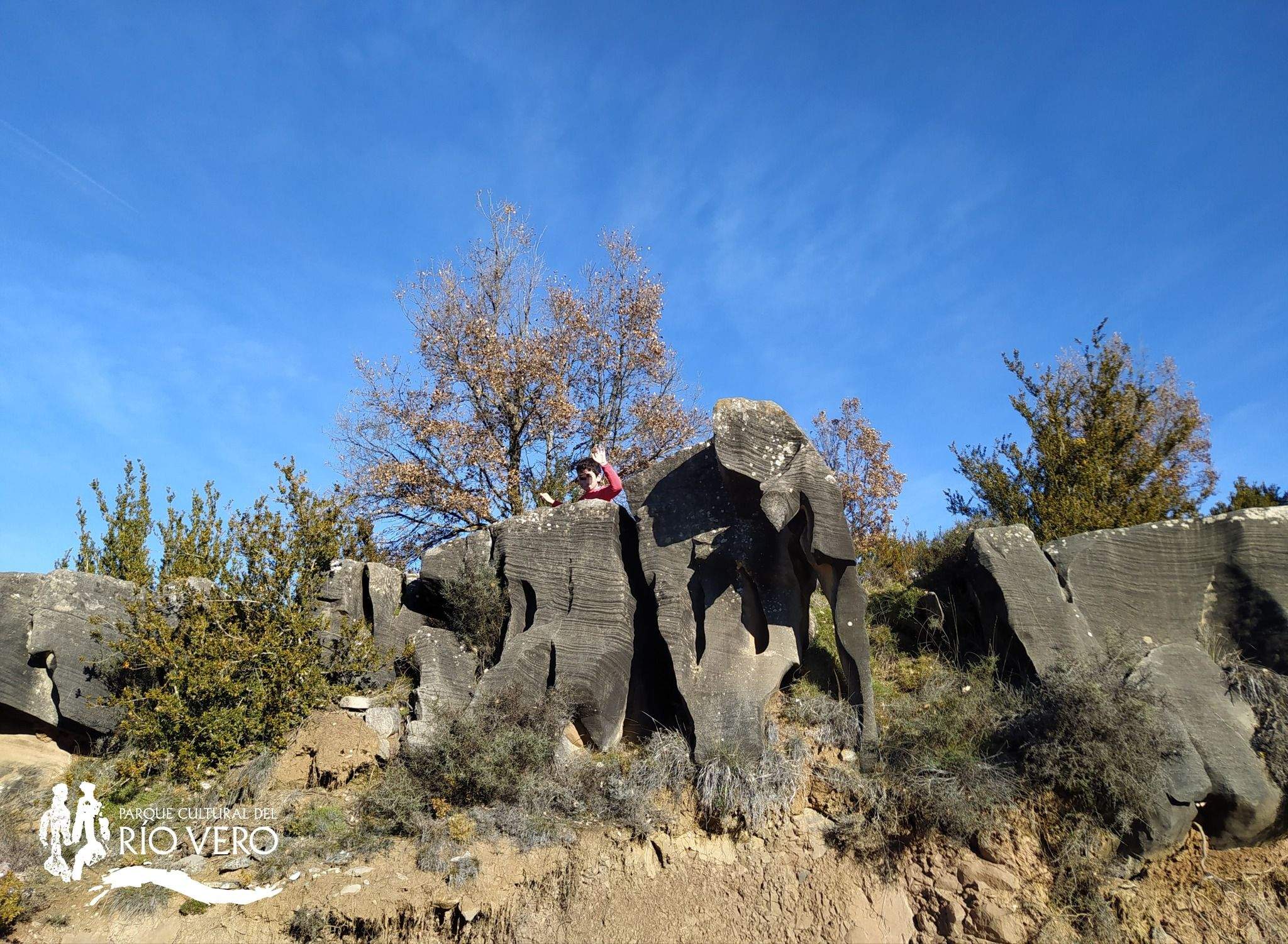 Formación geológica que se encuentra en la pista entre Las Bellostas y el río Balcés.