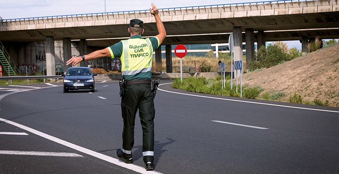Imagen de archivo de un control de la Guardi. Dos detenidos en Lérida, por un robo cometido en una joyería de Fraga valorado en más de 10.000 eurosCivil