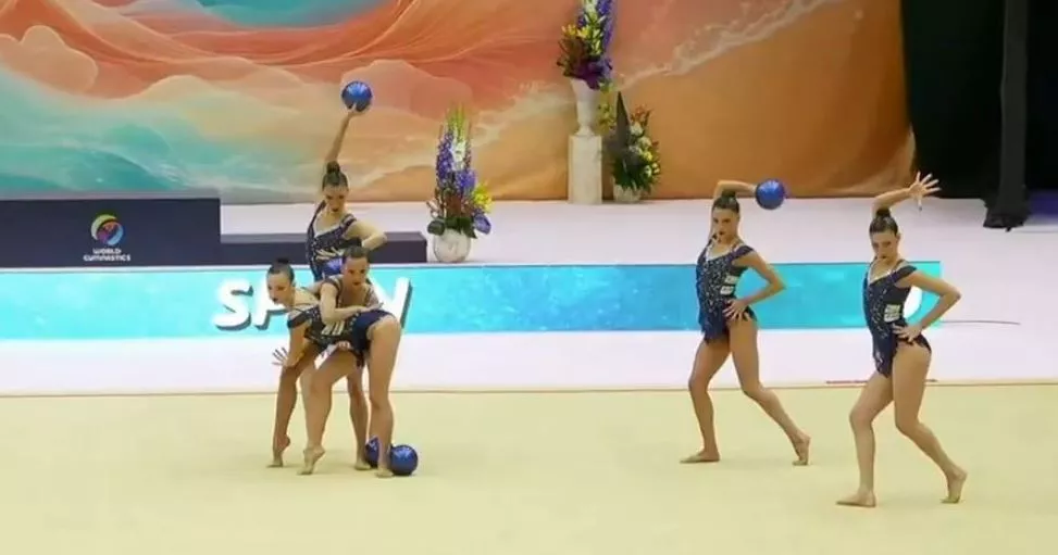 Inicio del ejercicio de 5 pelotas.