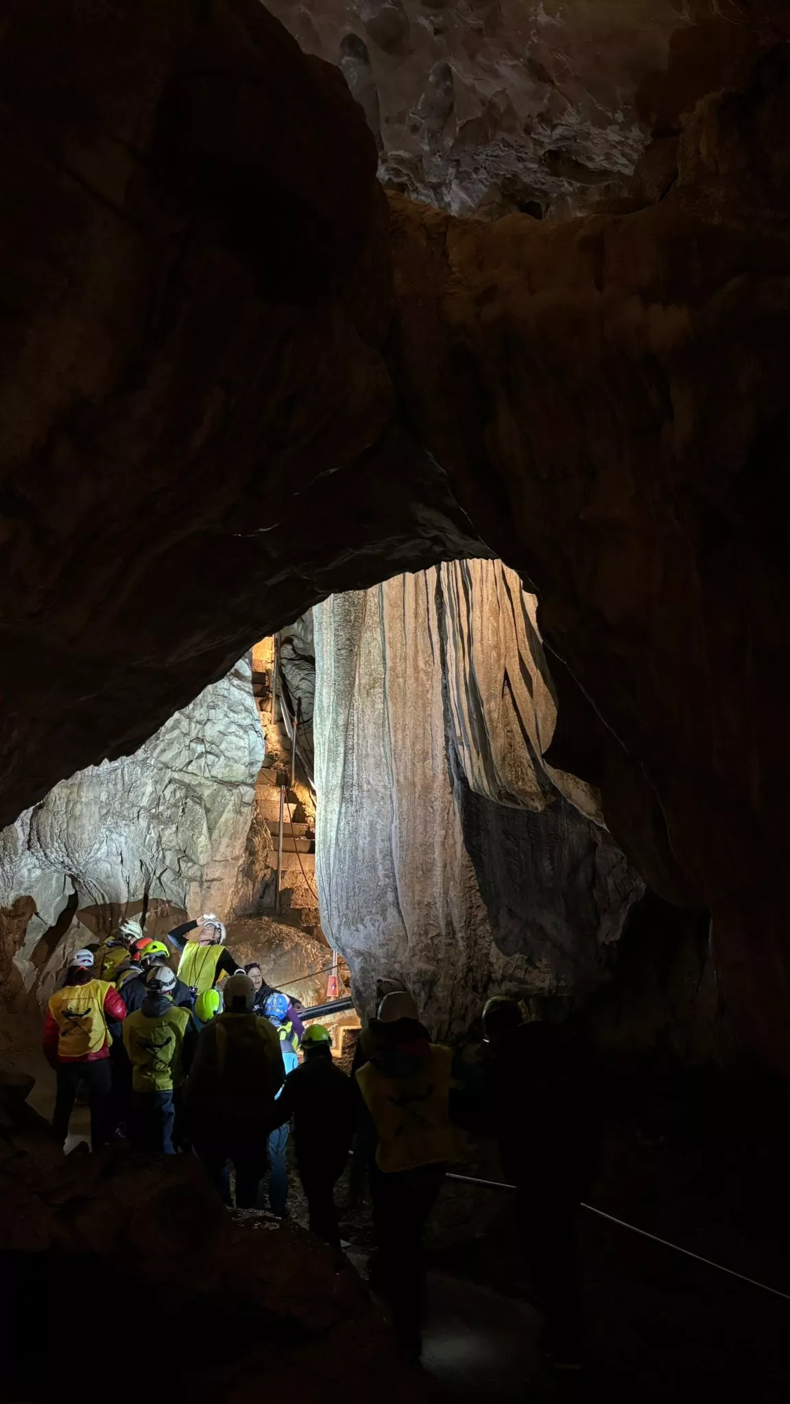 Visita a la Cueva de las Güixas en Villanúa.