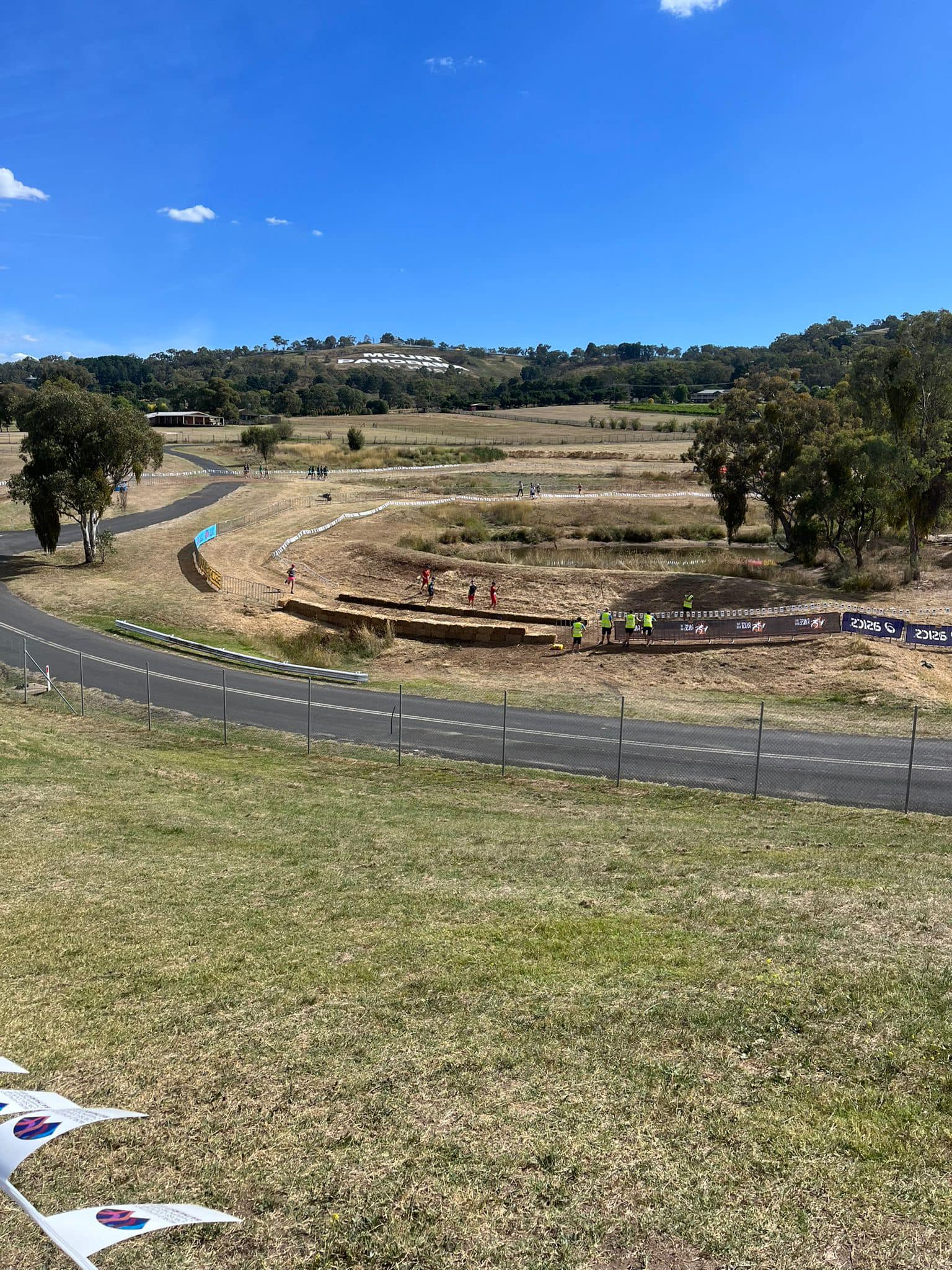 Imágenes de España en el Mundial de Cross. El circuito, muy duro. Foto RFEA