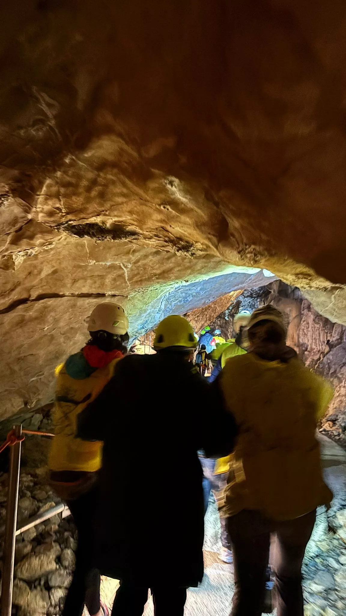 Visita a la Cueva de las Güixas en Villanúa.