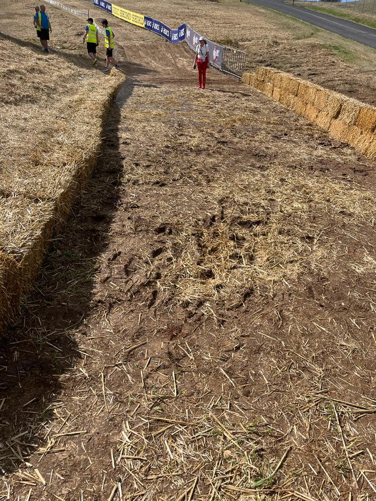 Imágenes de España en el Mundial de Cross. El circuito, muy duro. Foto RFEA